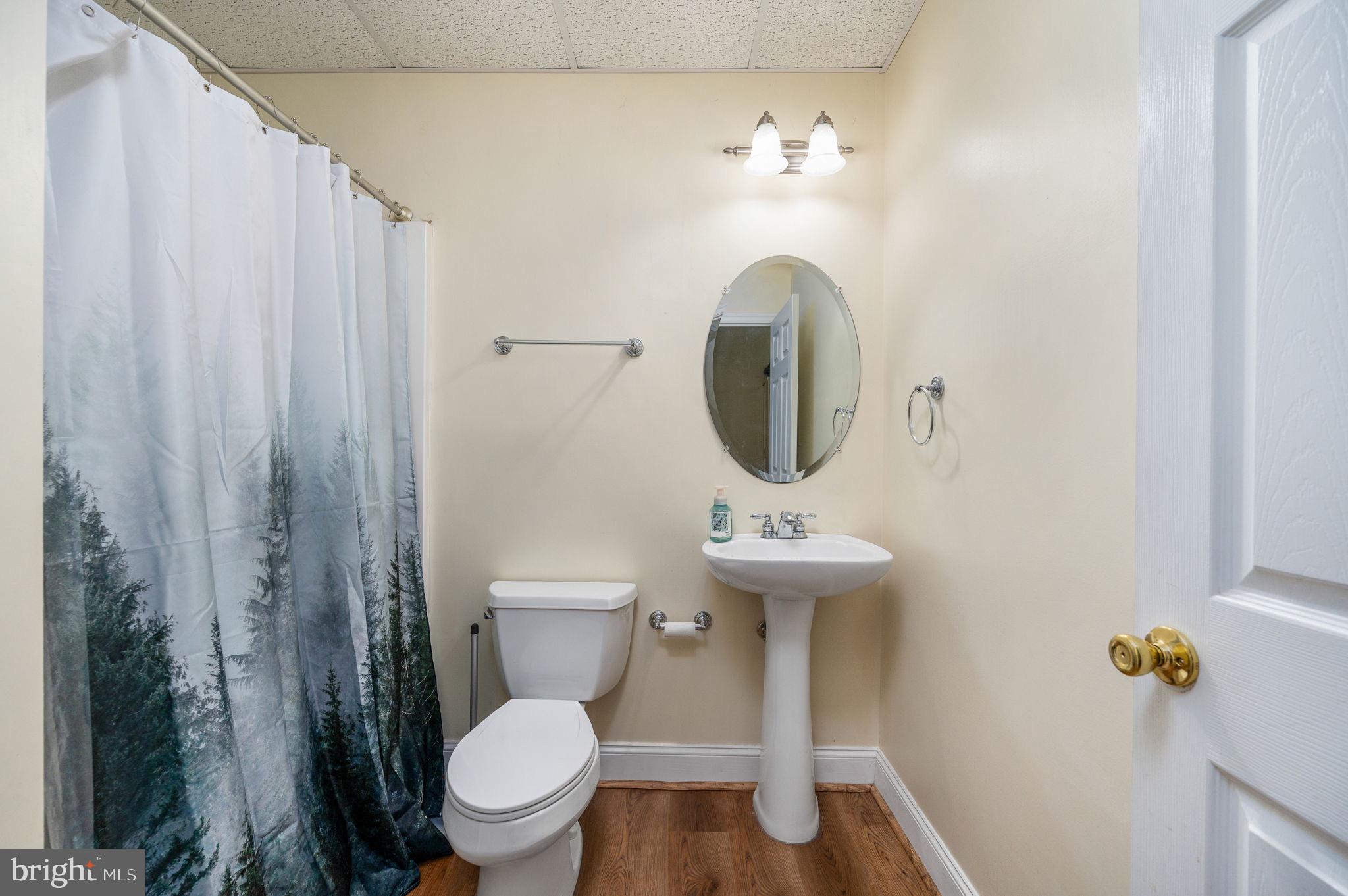 LAKE MONTICELLO - Residential