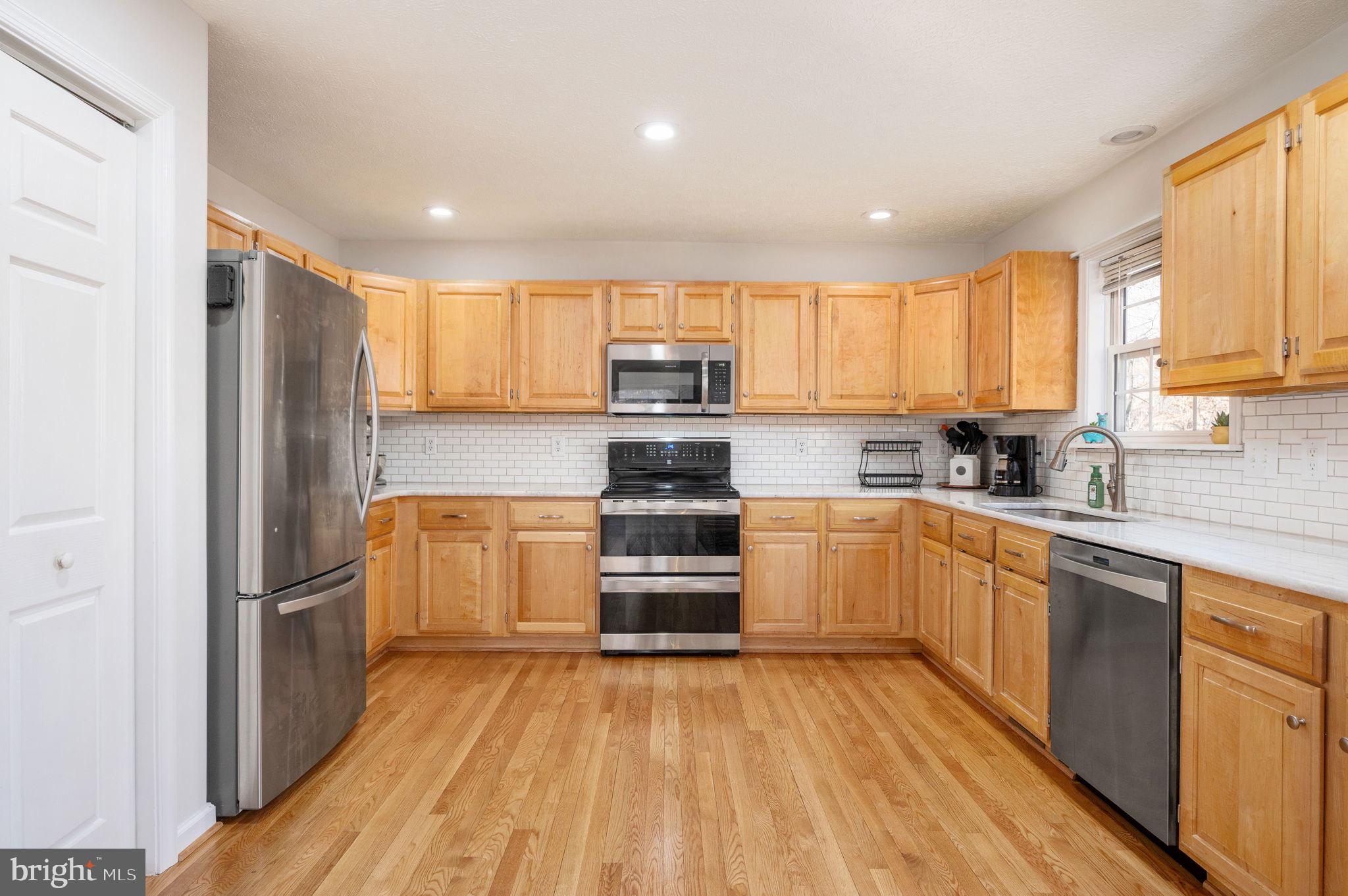 LAKE MONTICELLO - Residential