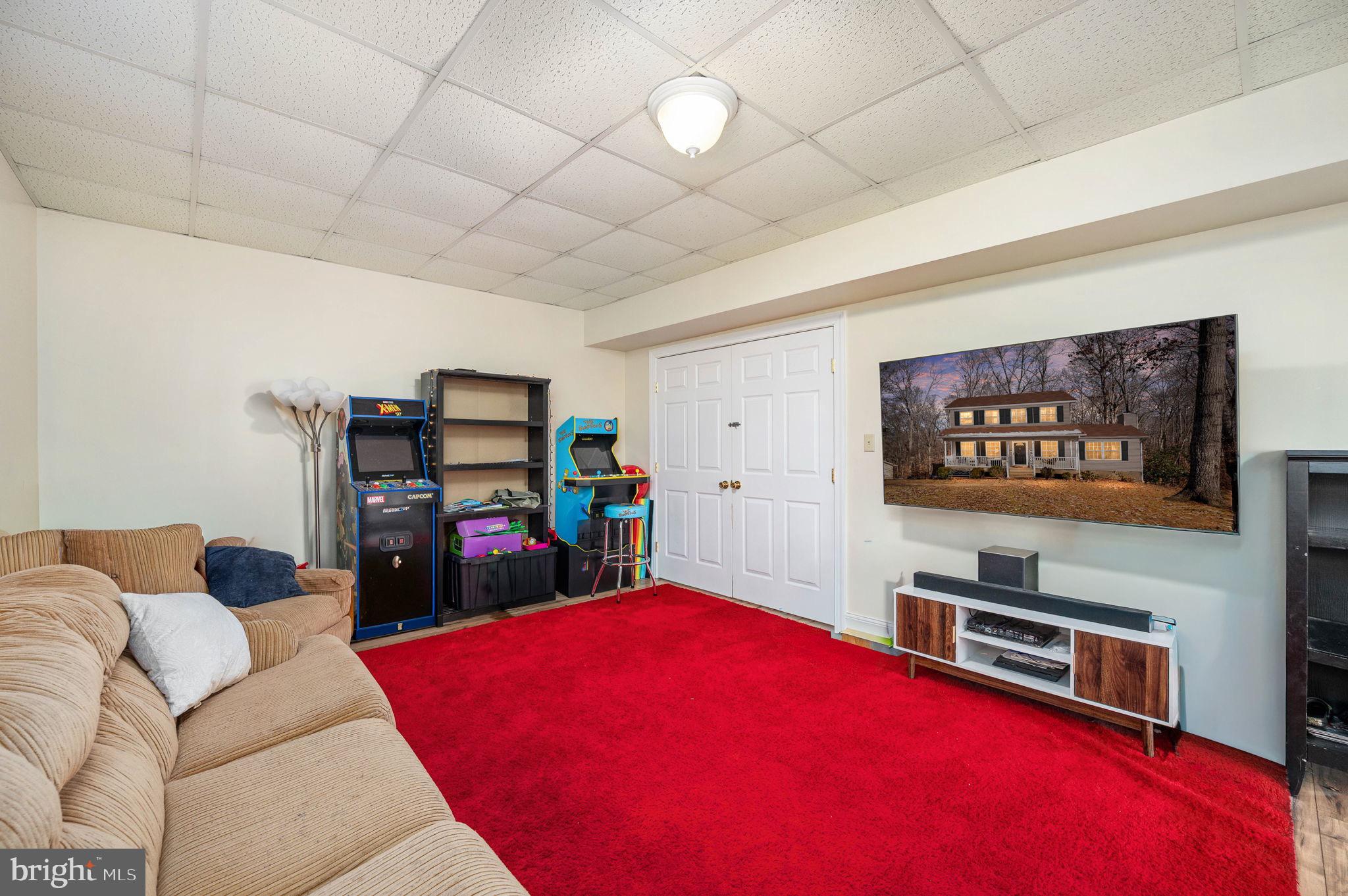 LAKE MONTICELLO - Residential