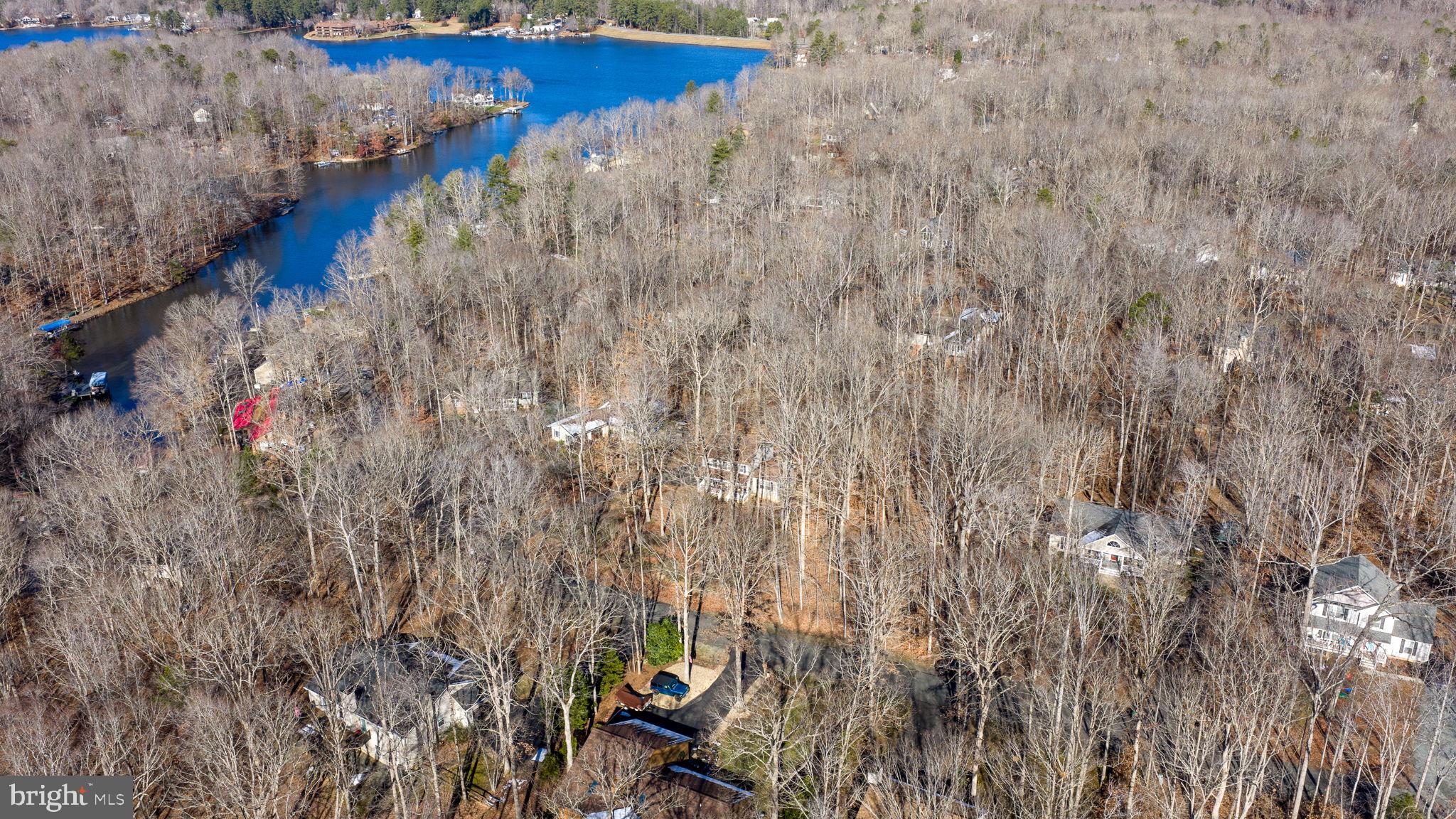 LAKE MONTICELLO - Residential