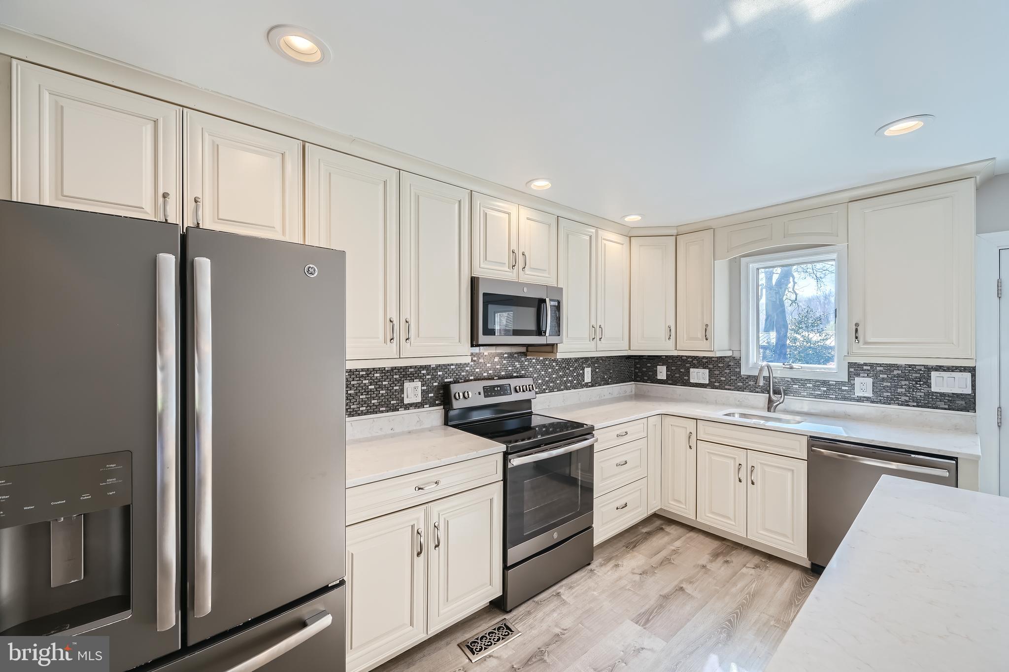 BOWLEYS QUARTERS - Residential