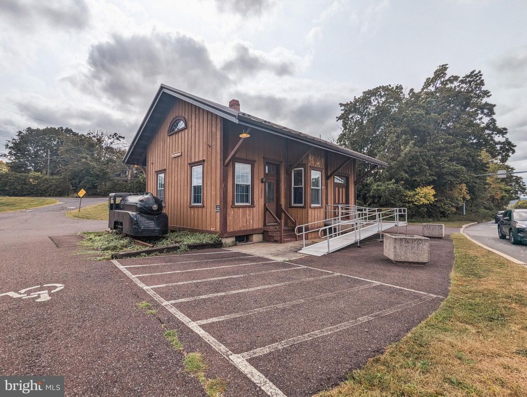 Photo of 1501 Egypt Road, PHOENIXVILLE, PA 19460 (MLS # PAMC2123150)