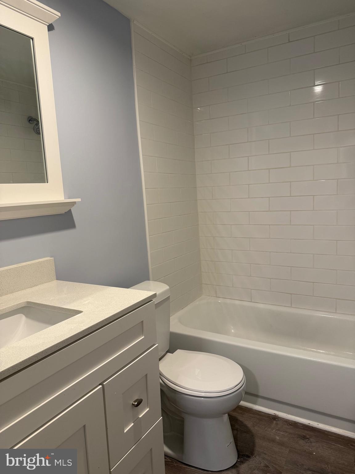 ROSLYN - Residential Lease