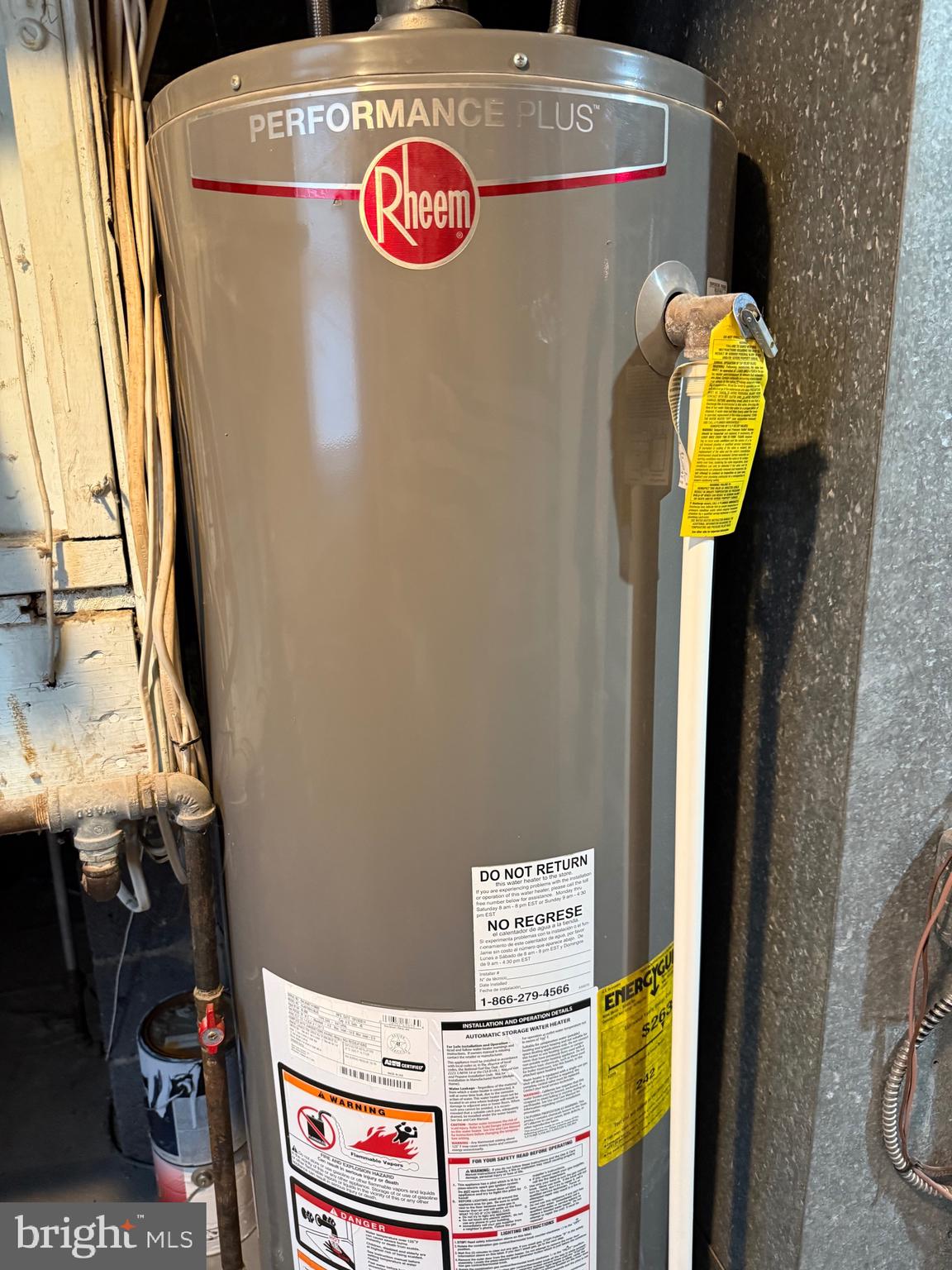 ROSLYN - Residential Lease