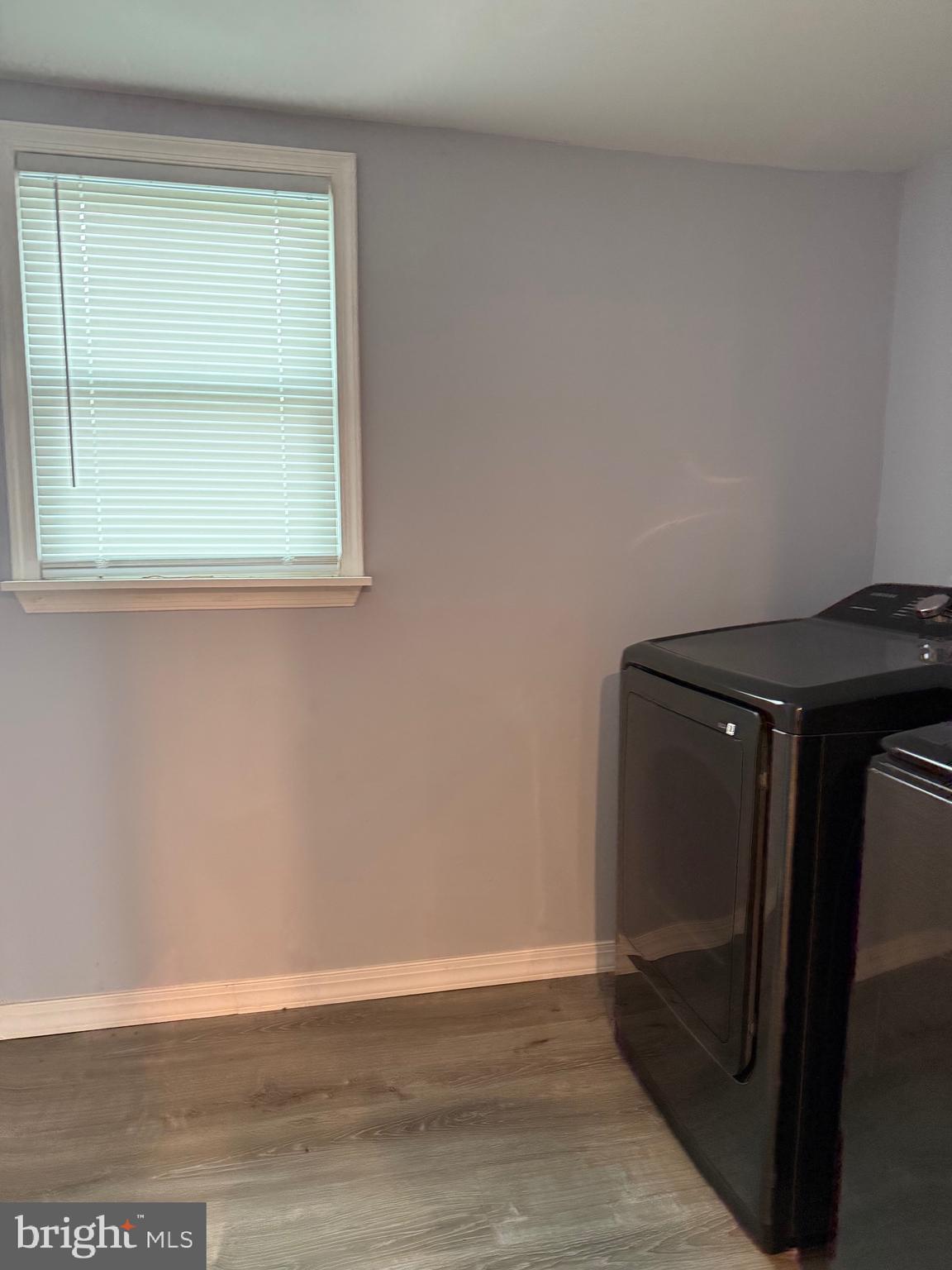 ROSLYN - Residential Lease