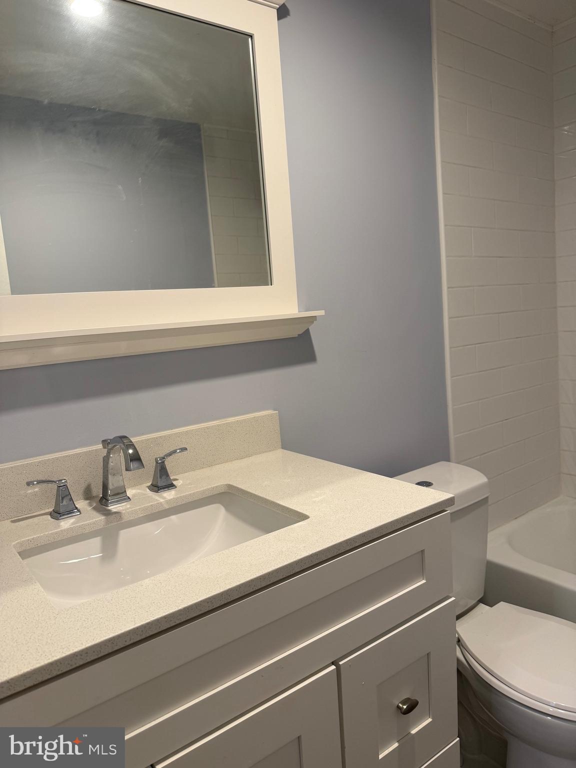 ROSLYN - Residential Lease