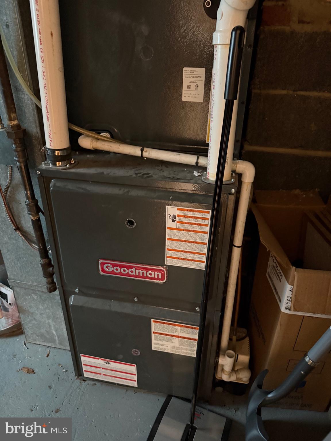 ROSLYN - Residential Lease