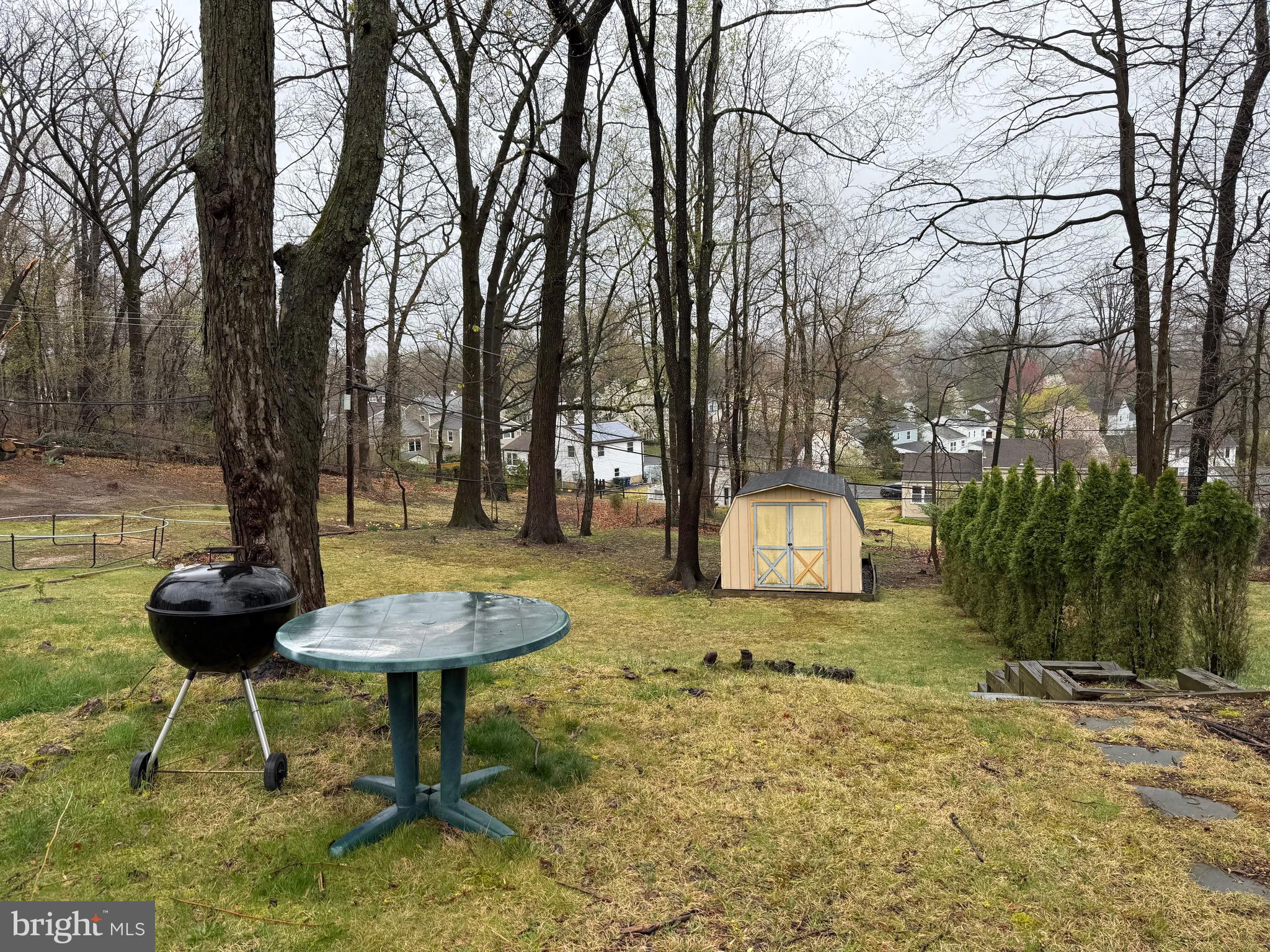 ROSLYN - Residential Lease