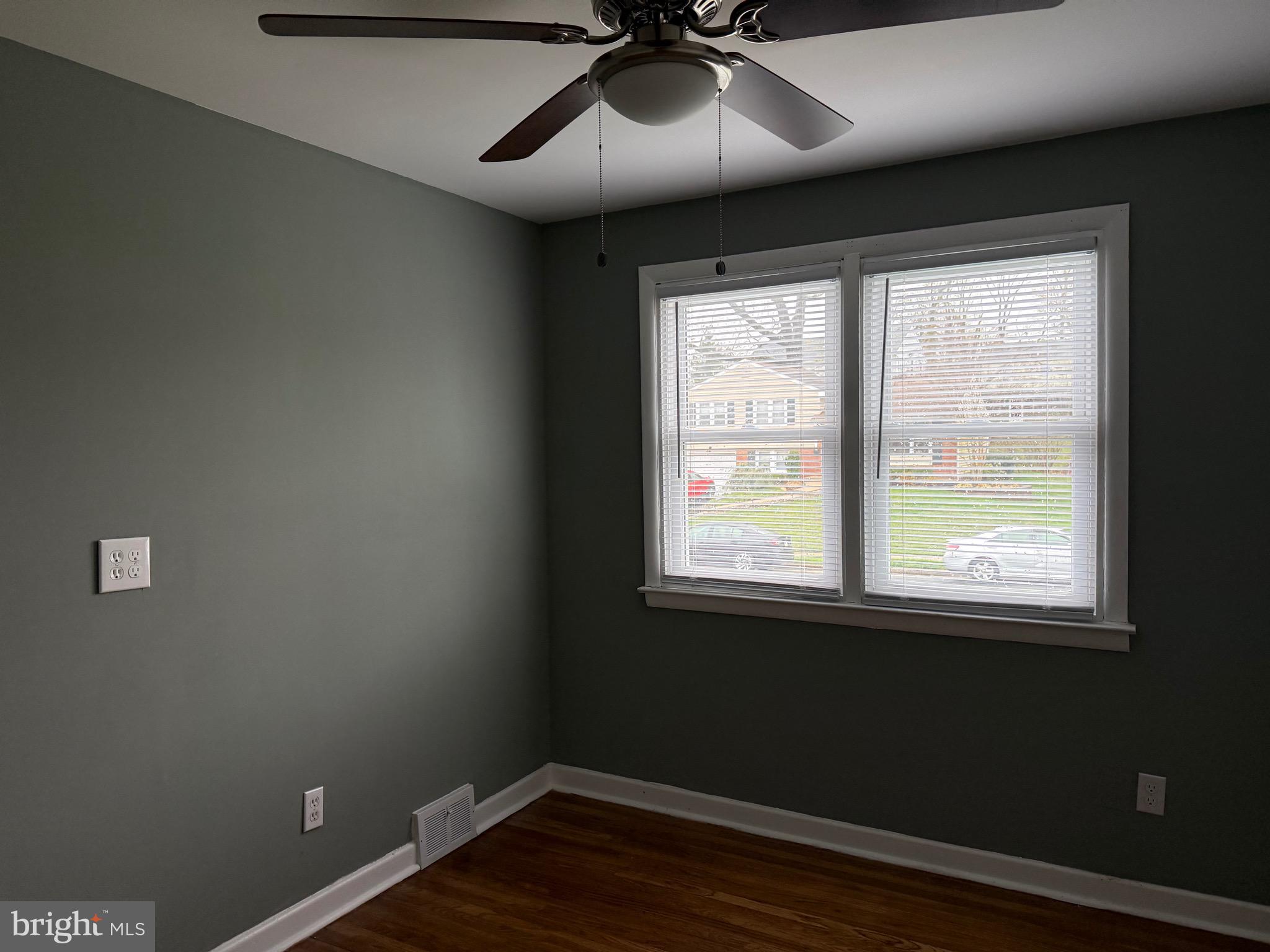 ROSLYN - Residential Lease