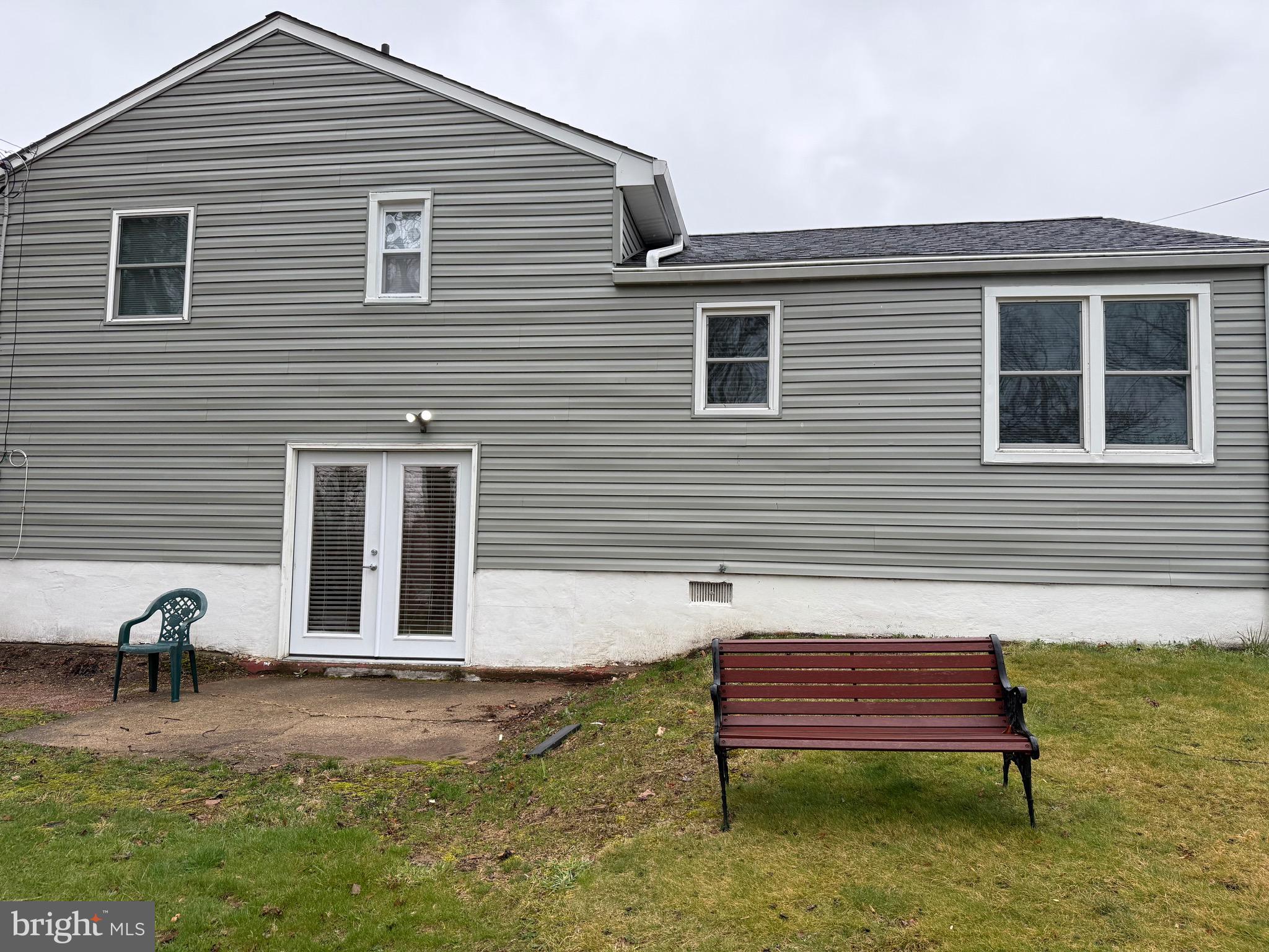 ROSLYN - Residential Lease