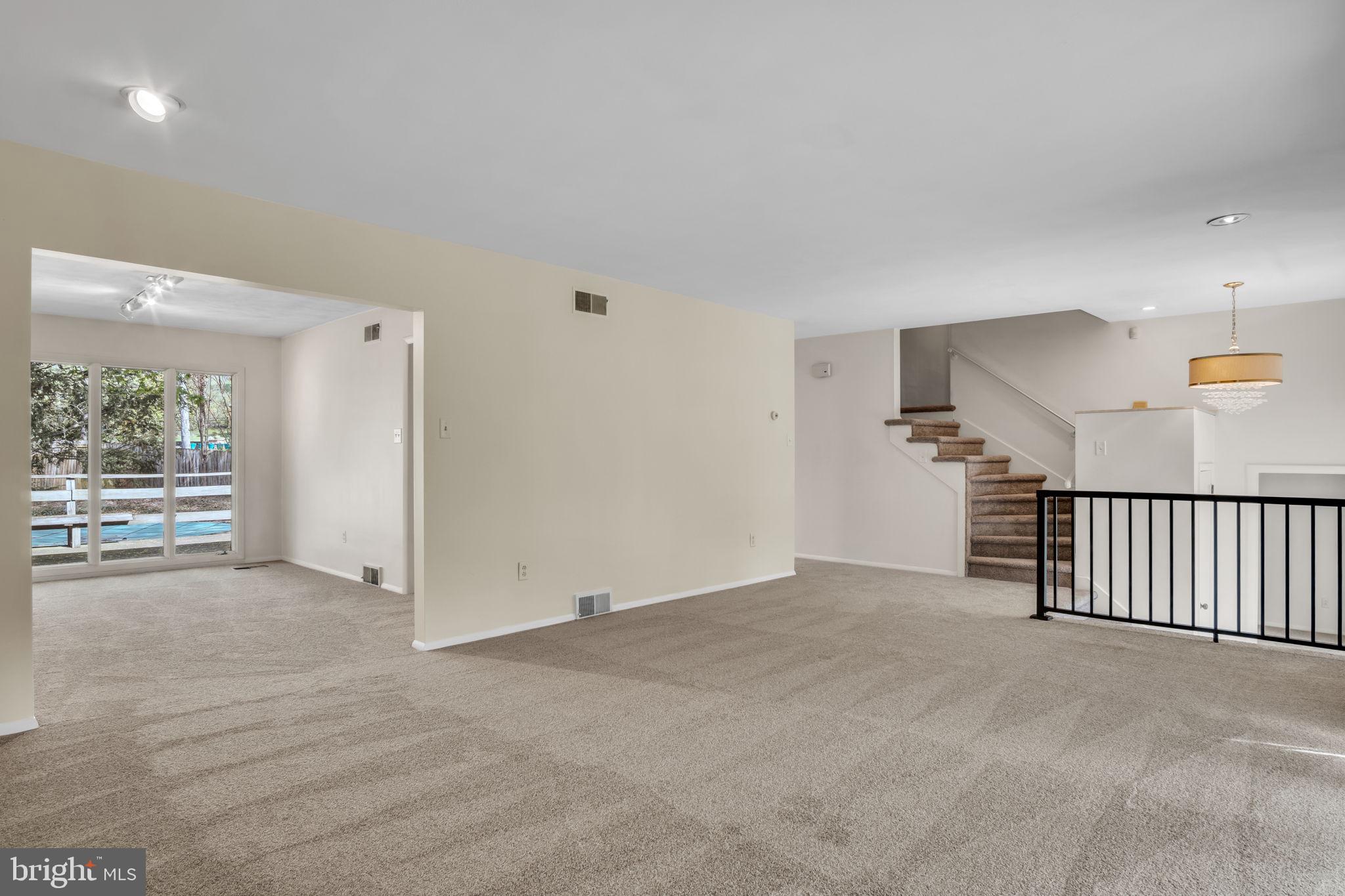 MOUNTAINDALE - Residential