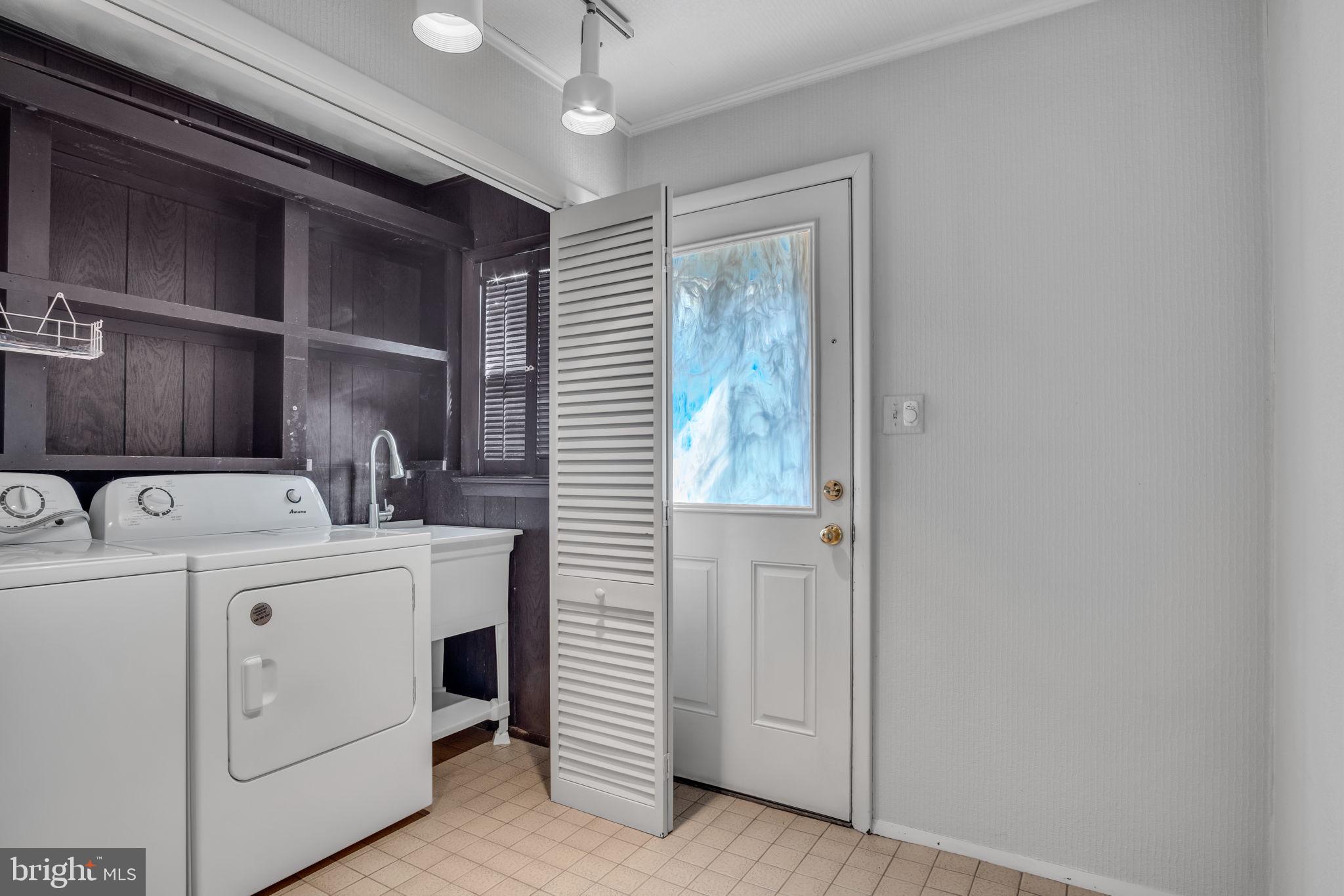 MOUNTAINDALE - Residential