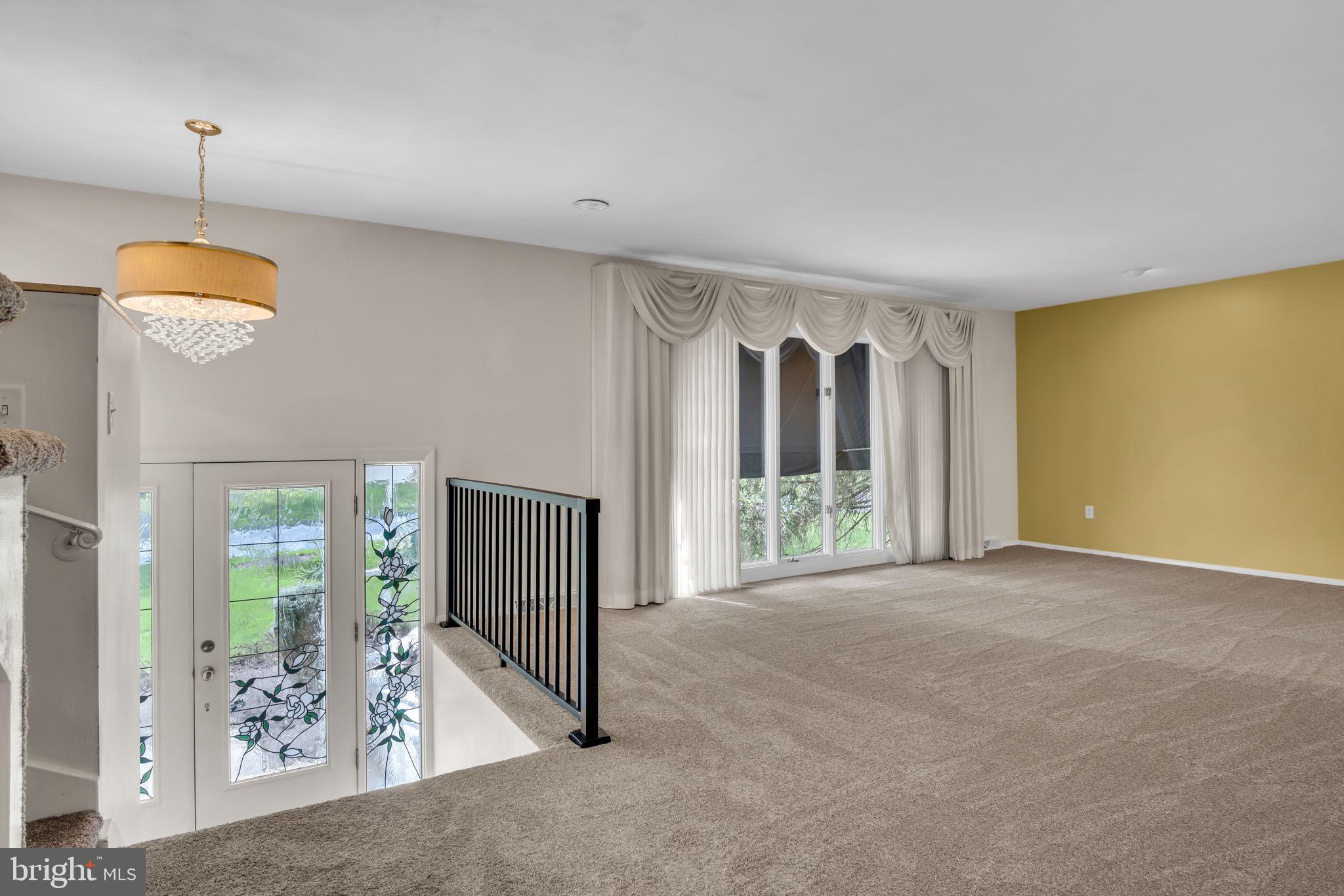 MOUNTAINDALE - Residential