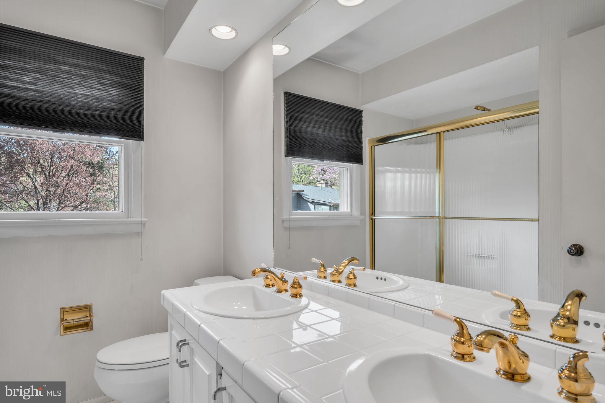 MOUNTAINDALE - Residential