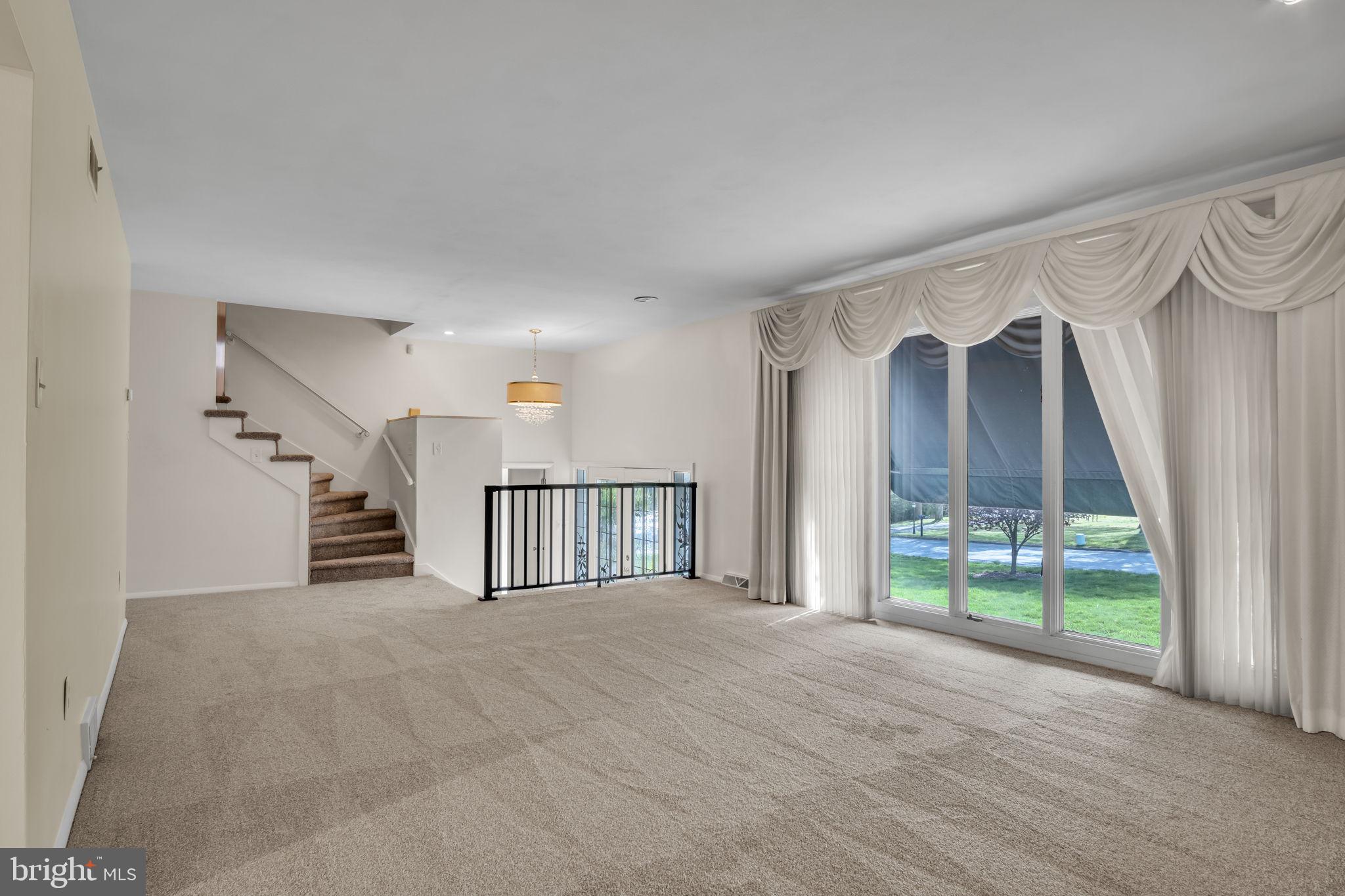 MOUNTAINDALE - Residential