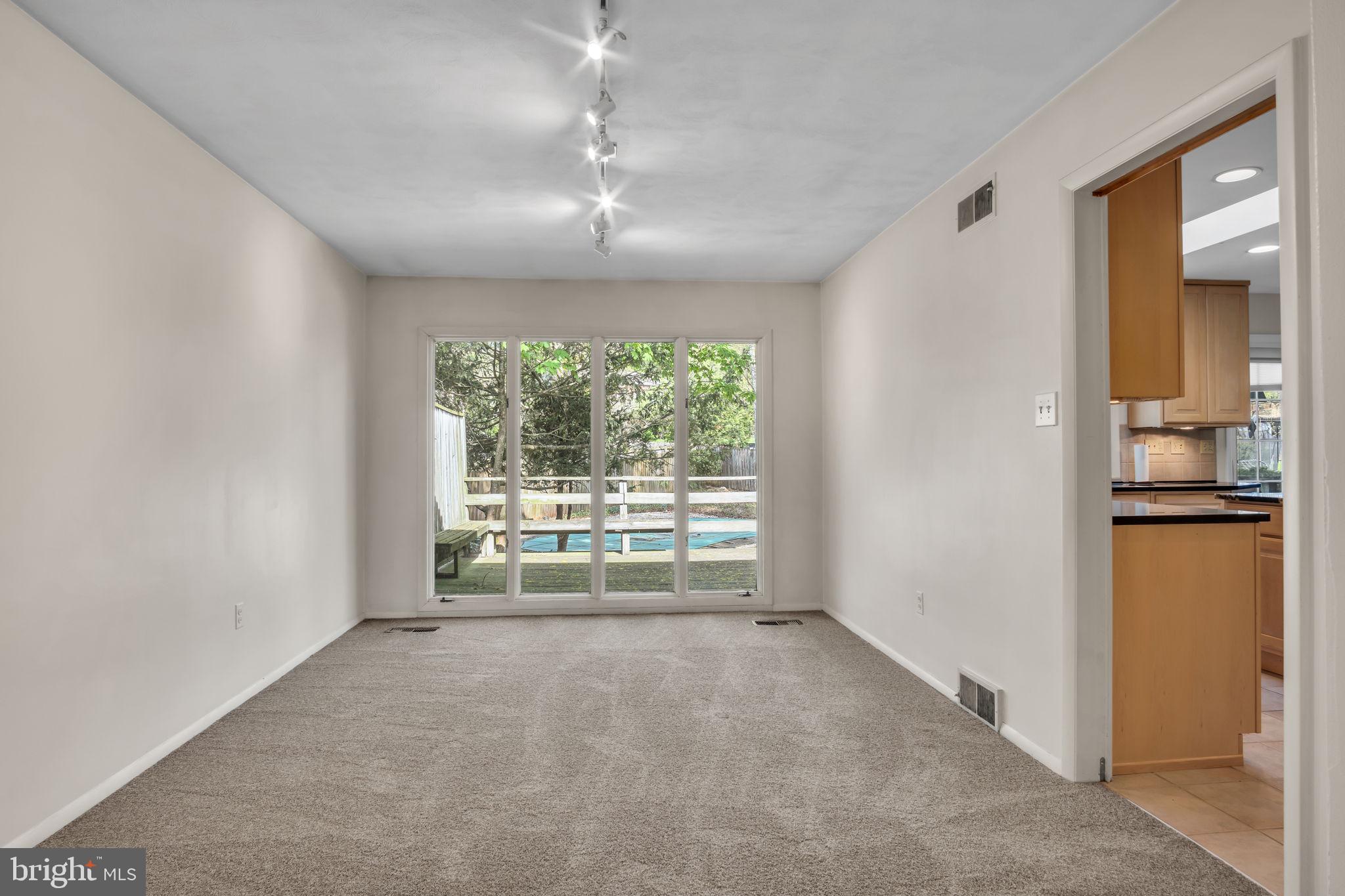 MOUNTAINDALE - Residential