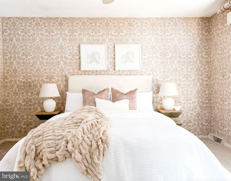 MOUNTAINDALE - Residential