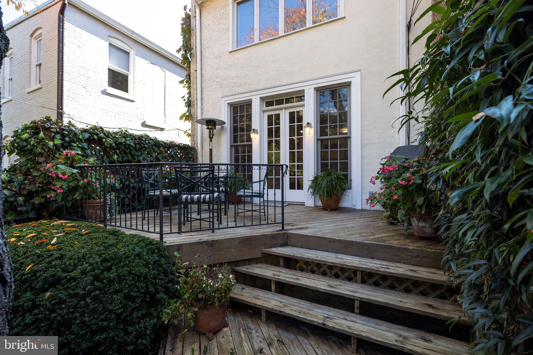 GEORGETOWN - Residential