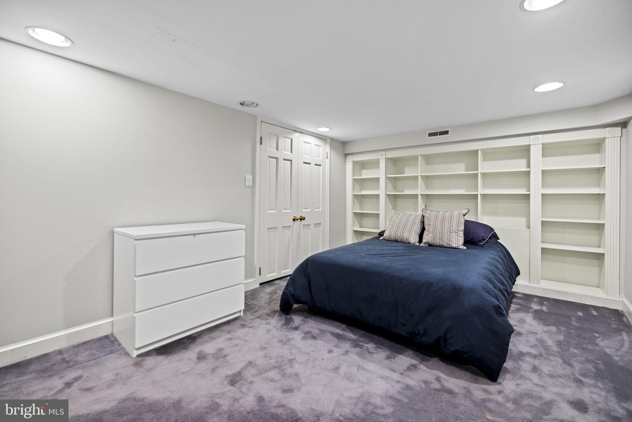 GEORGETOWN - Residential