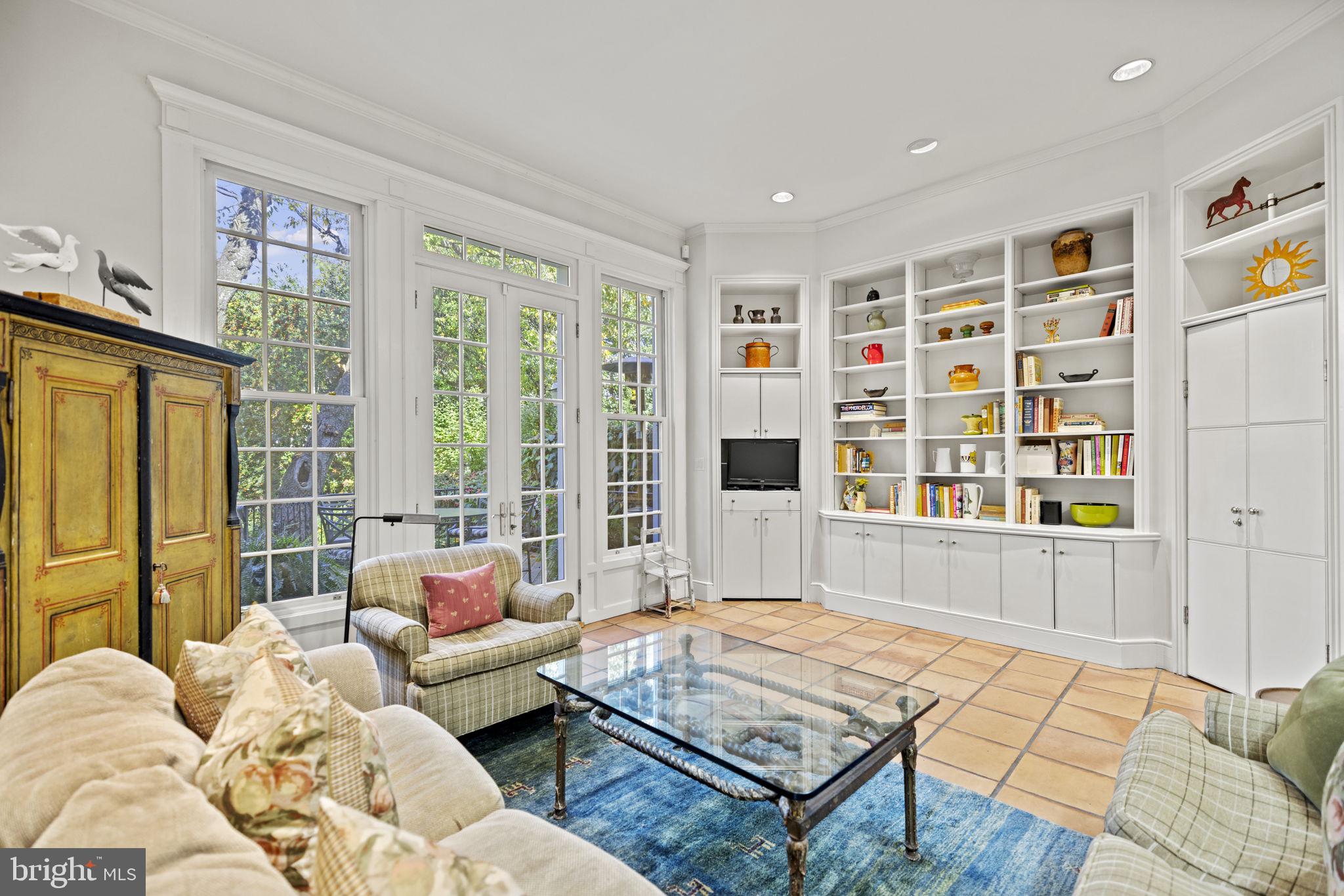GEORGETOWN - Residential