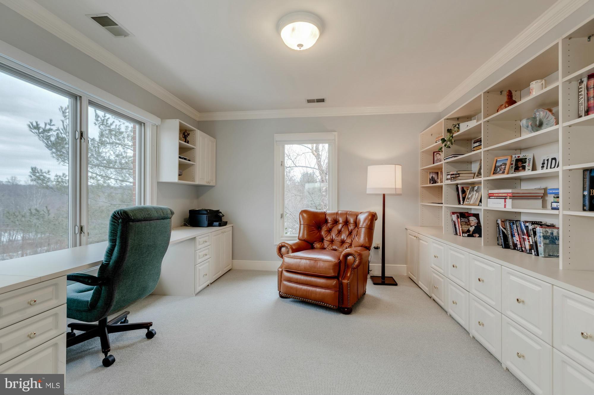 SADDLE RIDGE - Residential