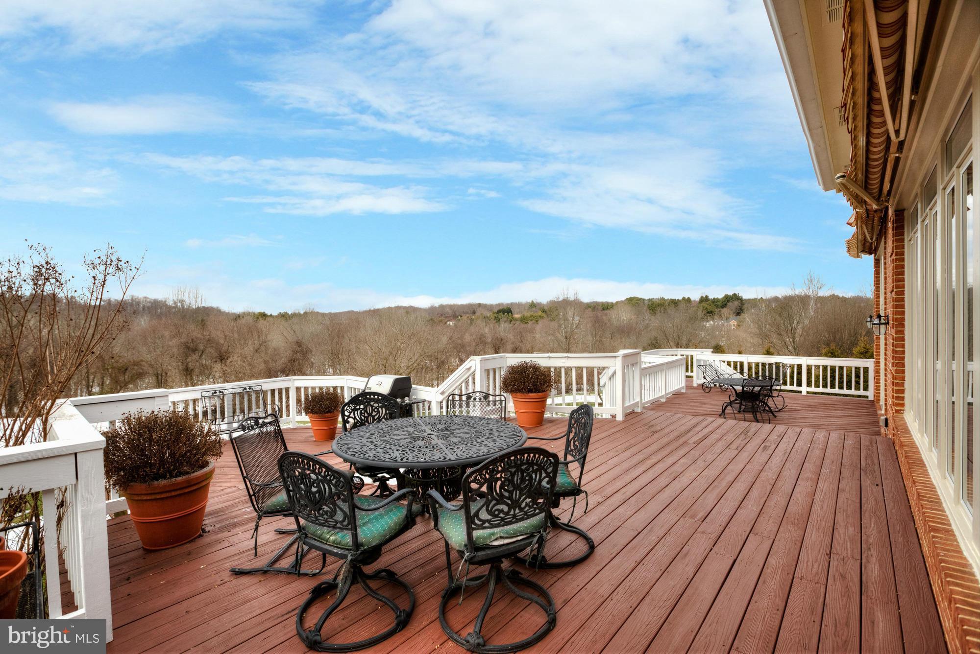 SADDLE RIDGE - Residential