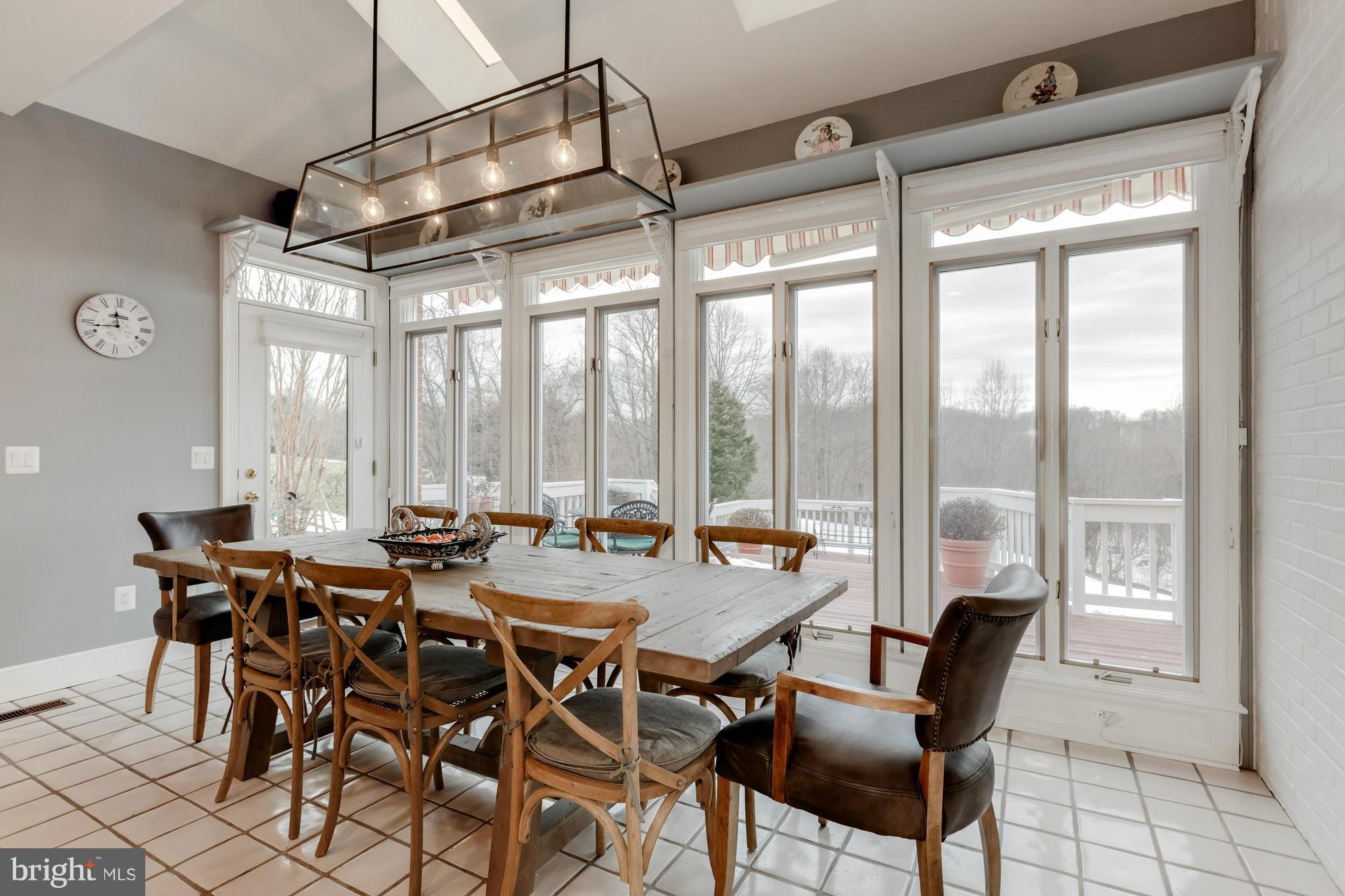 SADDLE RIDGE - Residential