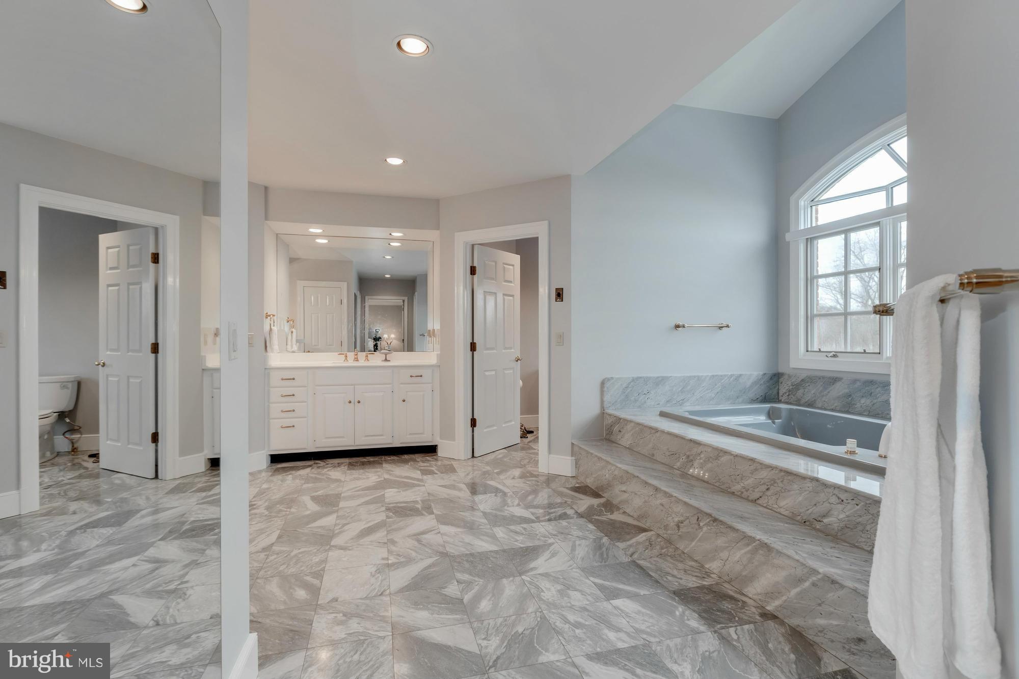 SADDLE RIDGE - Residential