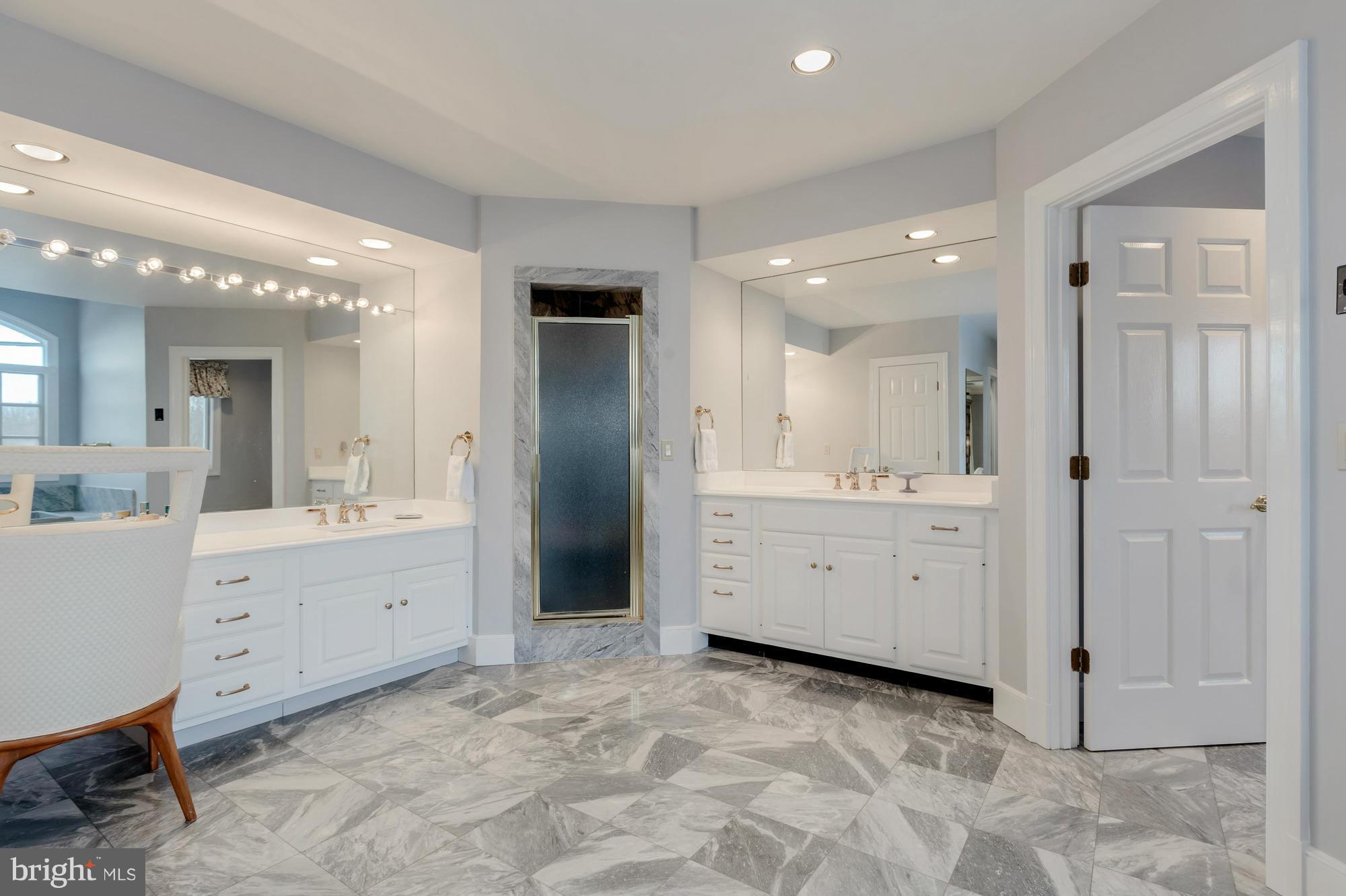 SADDLE RIDGE - Residential