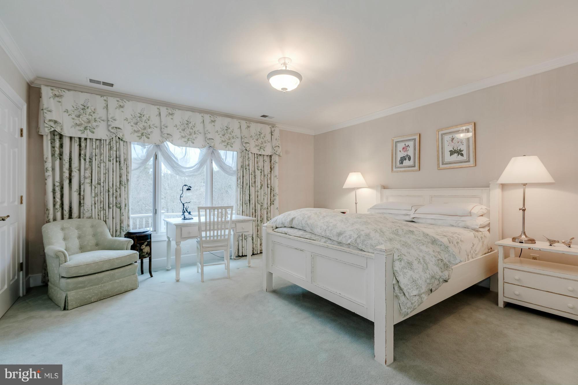 SADDLE RIDGE - Residential