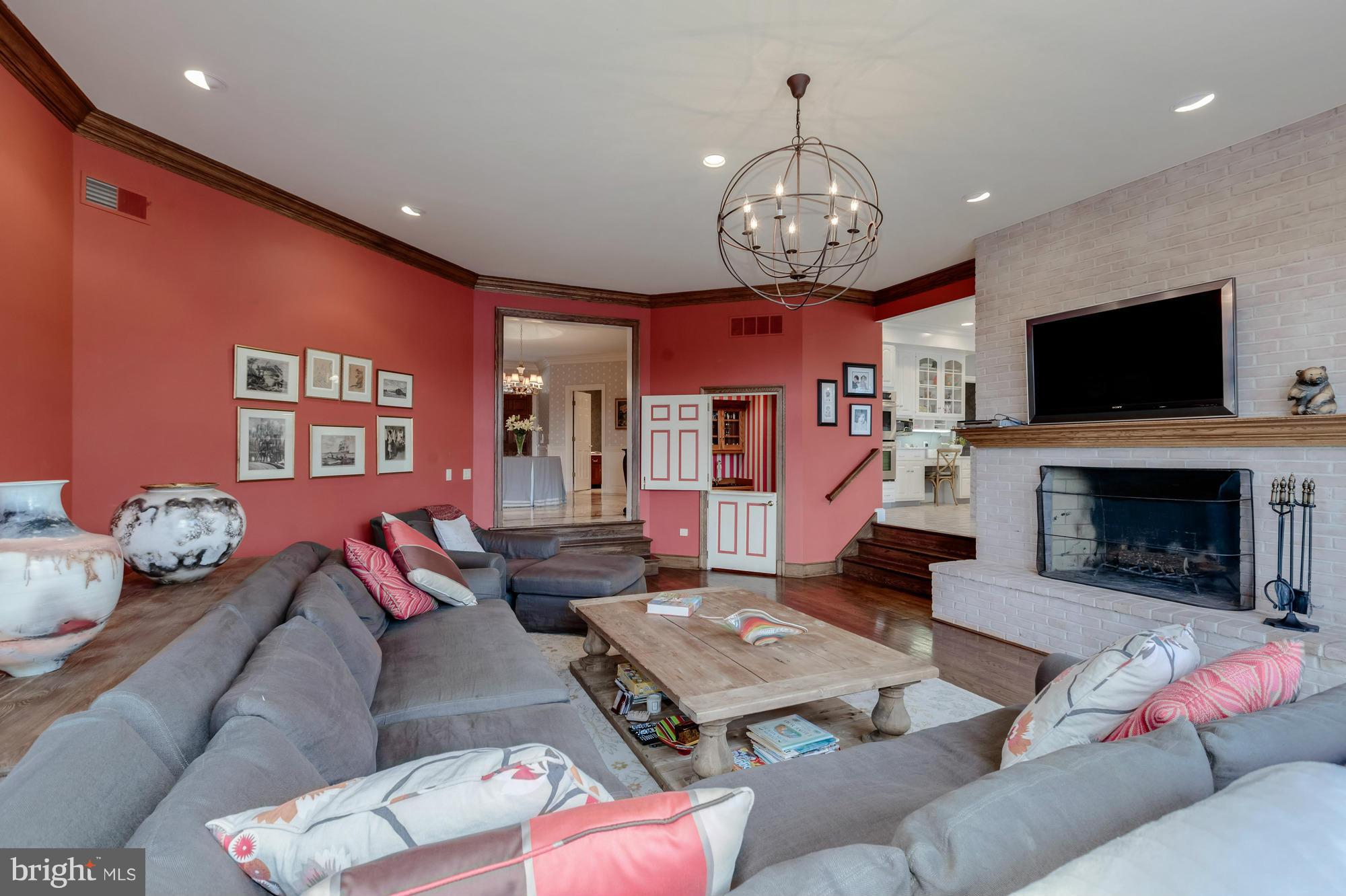 SADDLE RIDGE - Residential