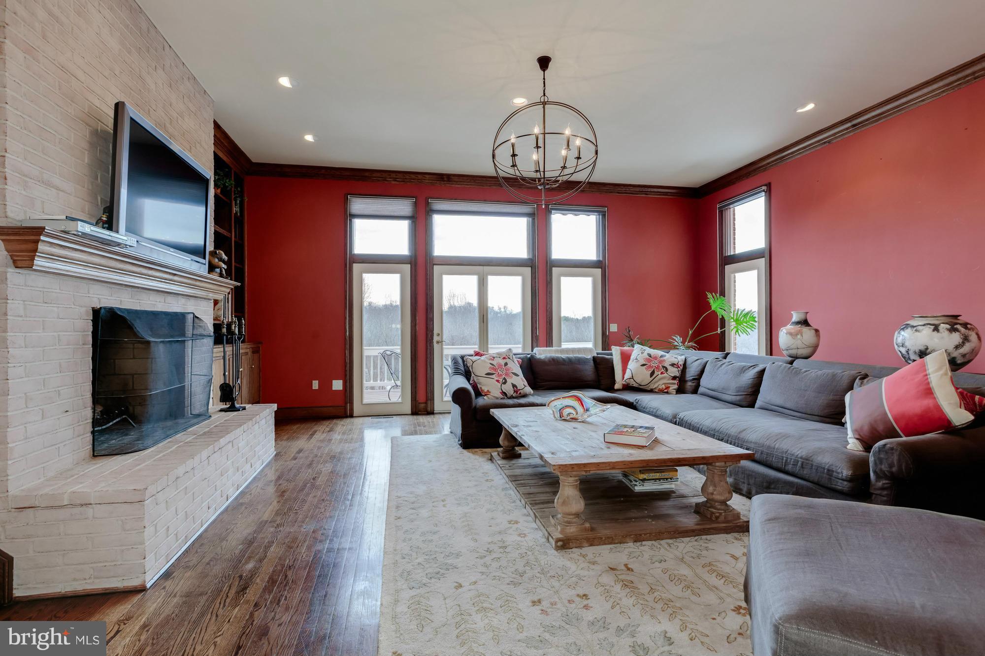 SADDLE RIDGE - Residential