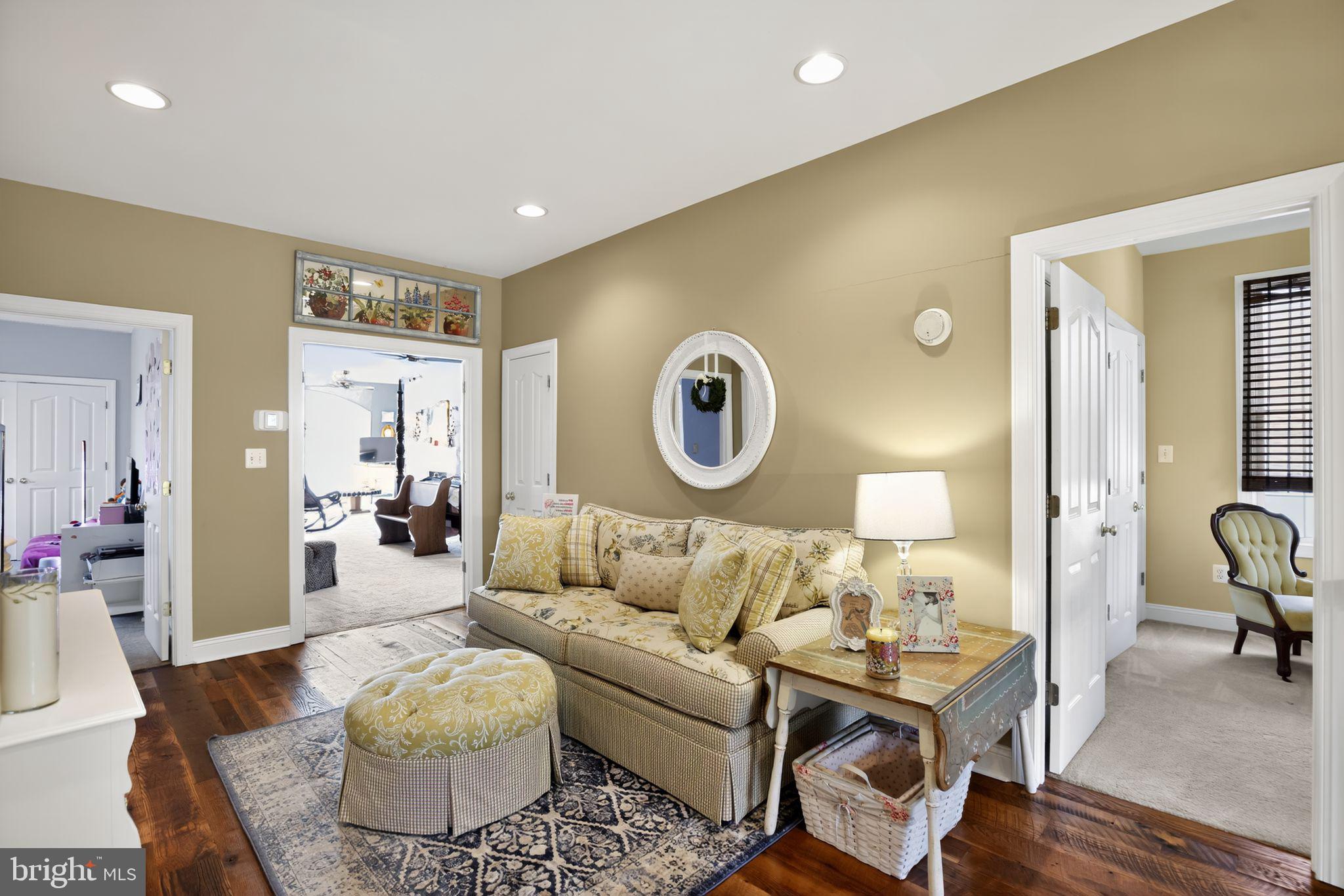 BOWLEYS QUARTERS - Residential