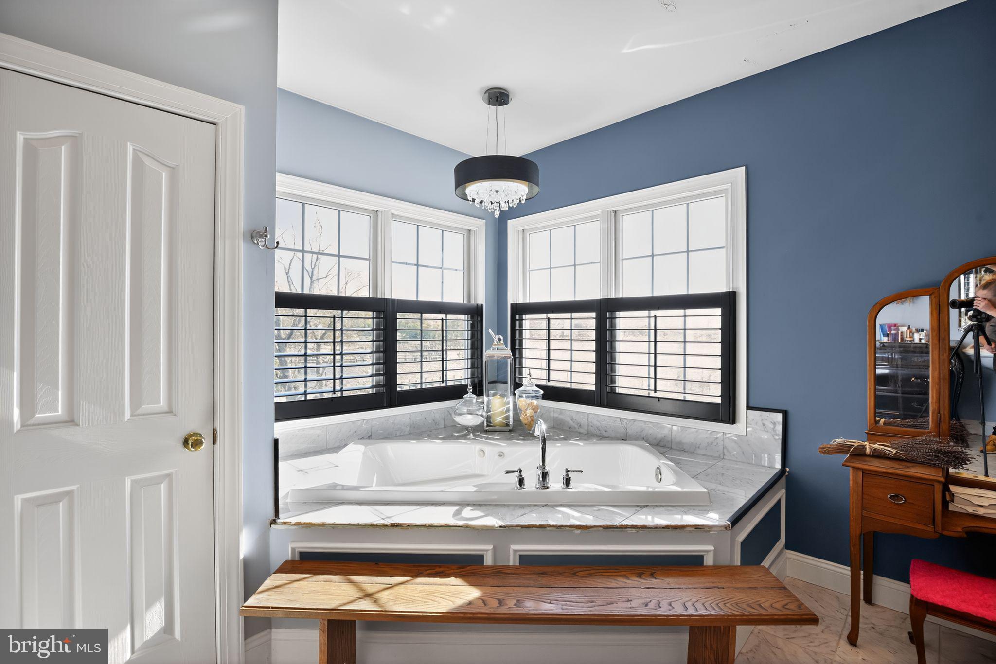 BOWLEYS QUARTERS - Residential