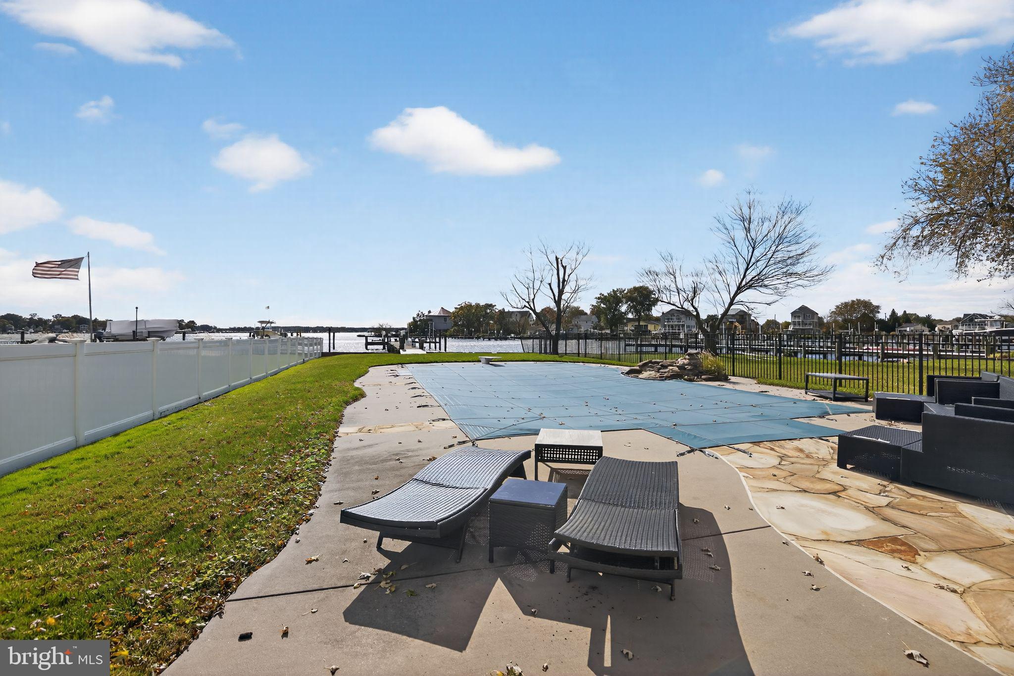 BOWLEYS QUARTERS - Residential