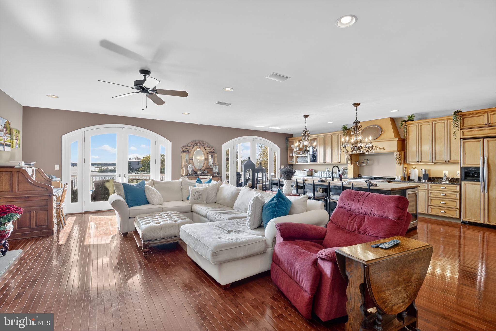 BOWLEYS QUARTERS - Residential