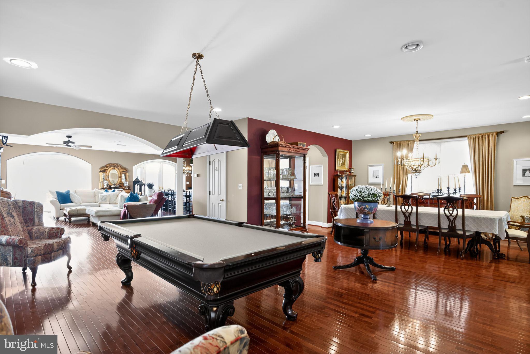 BOWLEYS QUARTERS - Residential