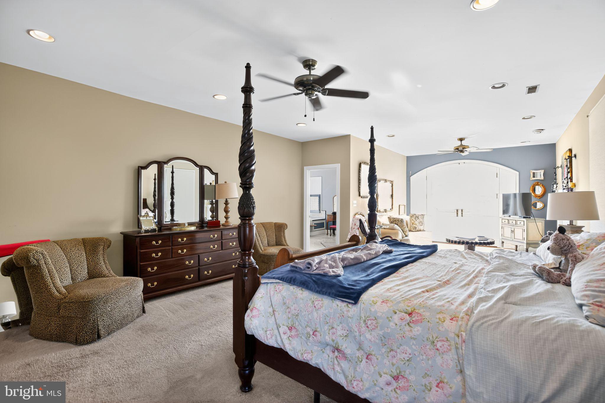 BOWLEYS QUARTERS - Residential