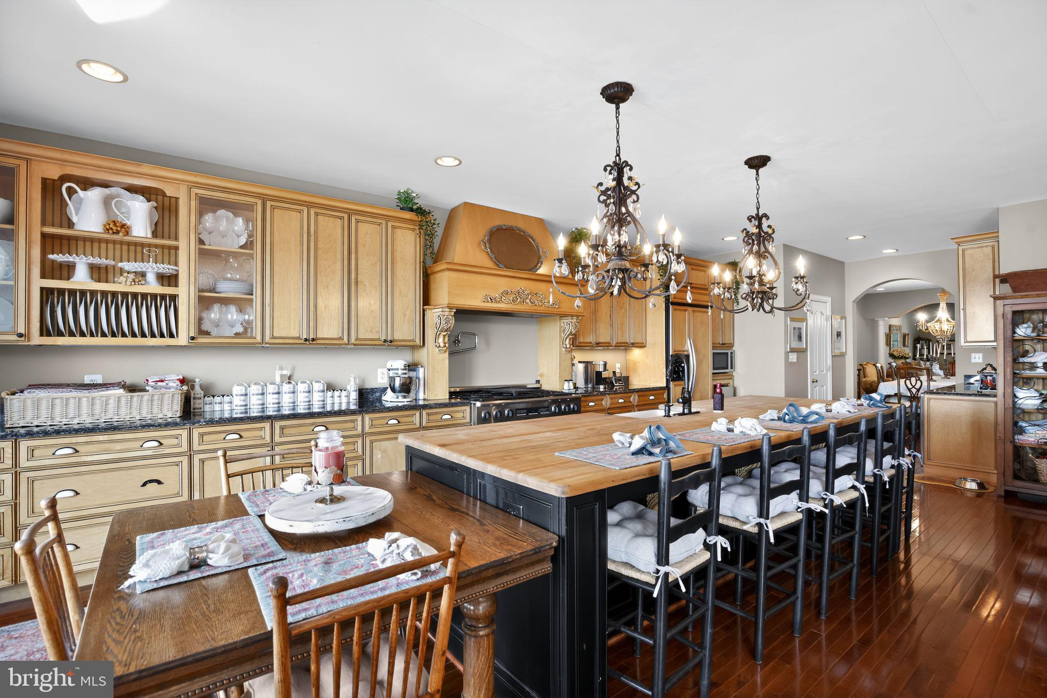 BOWLEYS QUARTERS - Residential