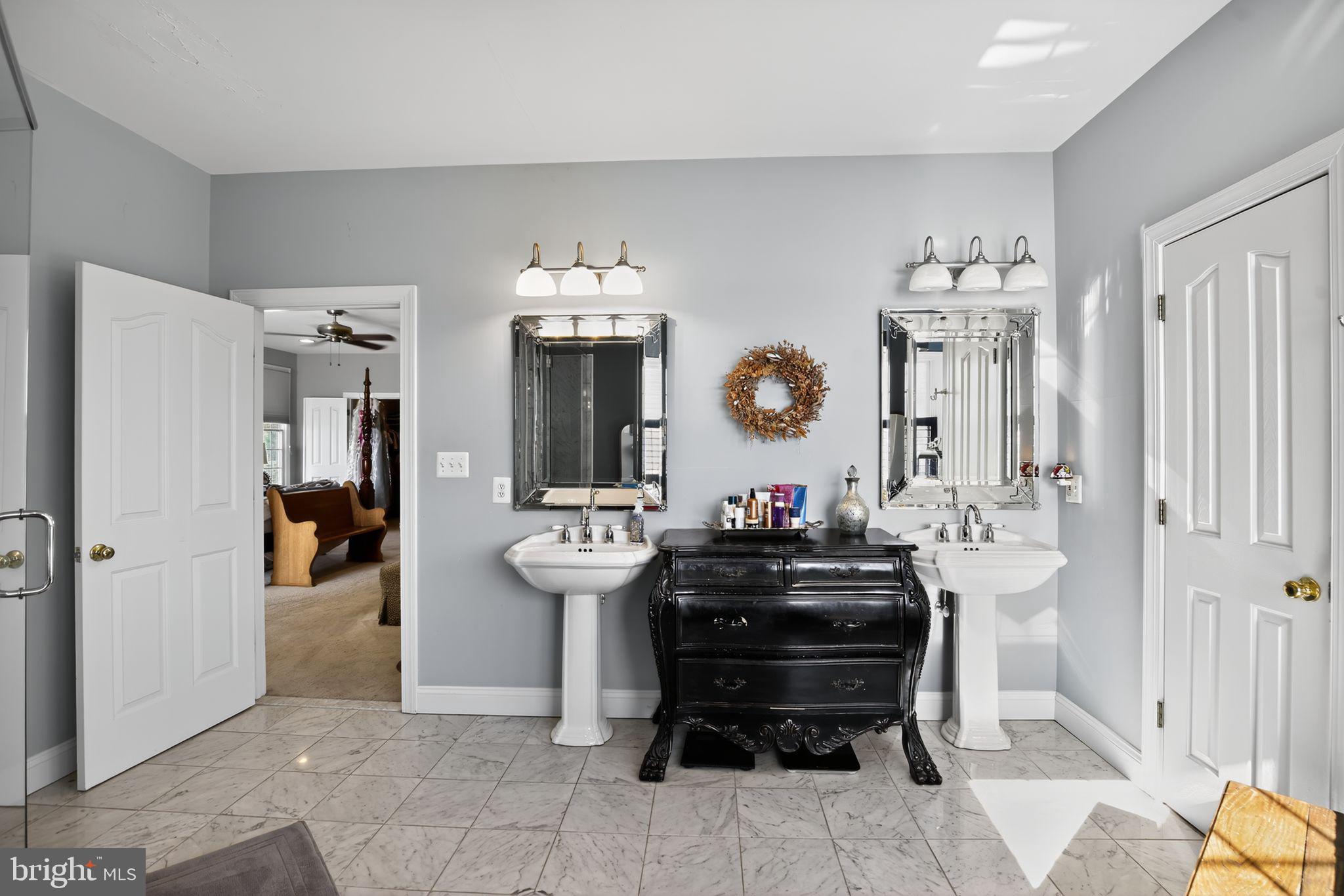 BOWLEYS QUARTERS - Residential