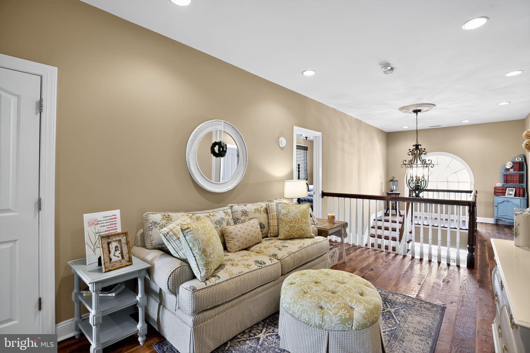 BOWLEYS QUARTERS - Residential