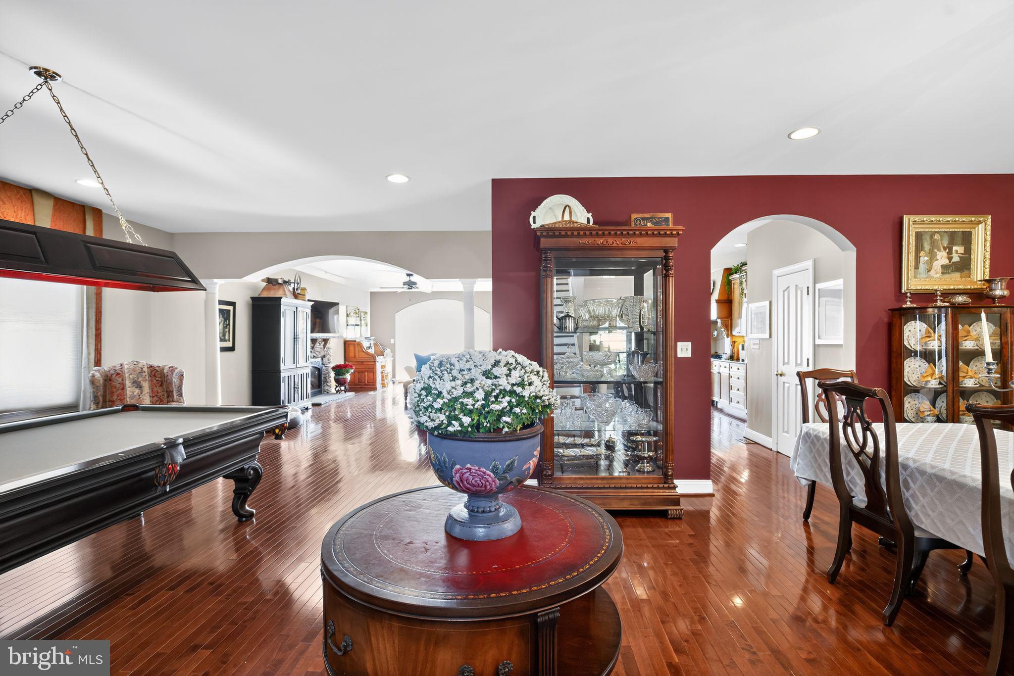 BOWLEYS QUARTERS - Residential