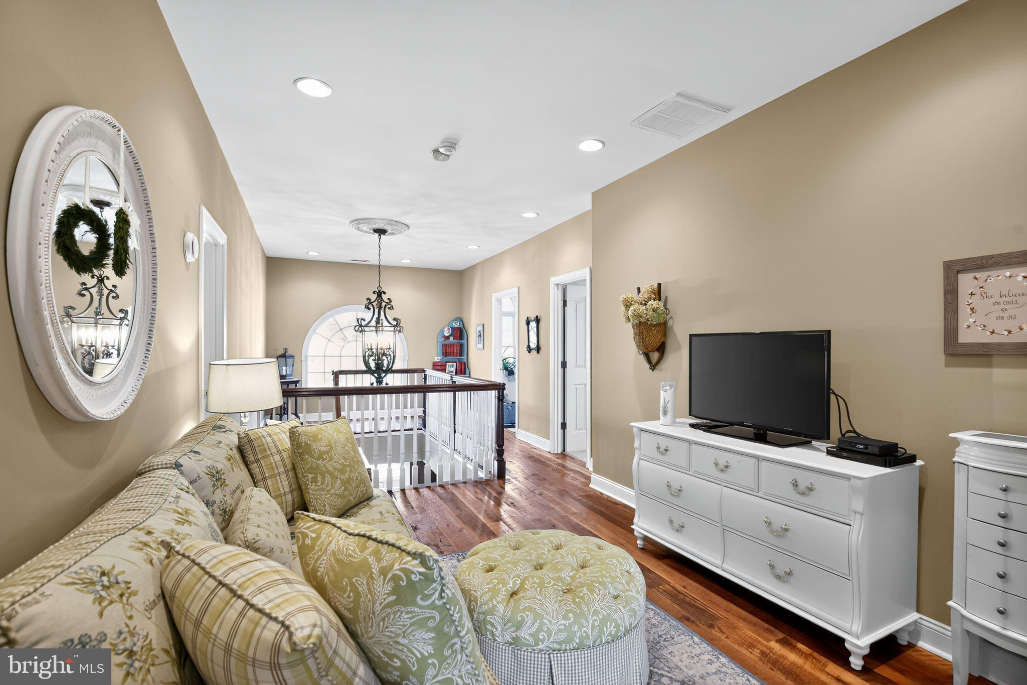 BOWLEYS QUARTERS - Residential