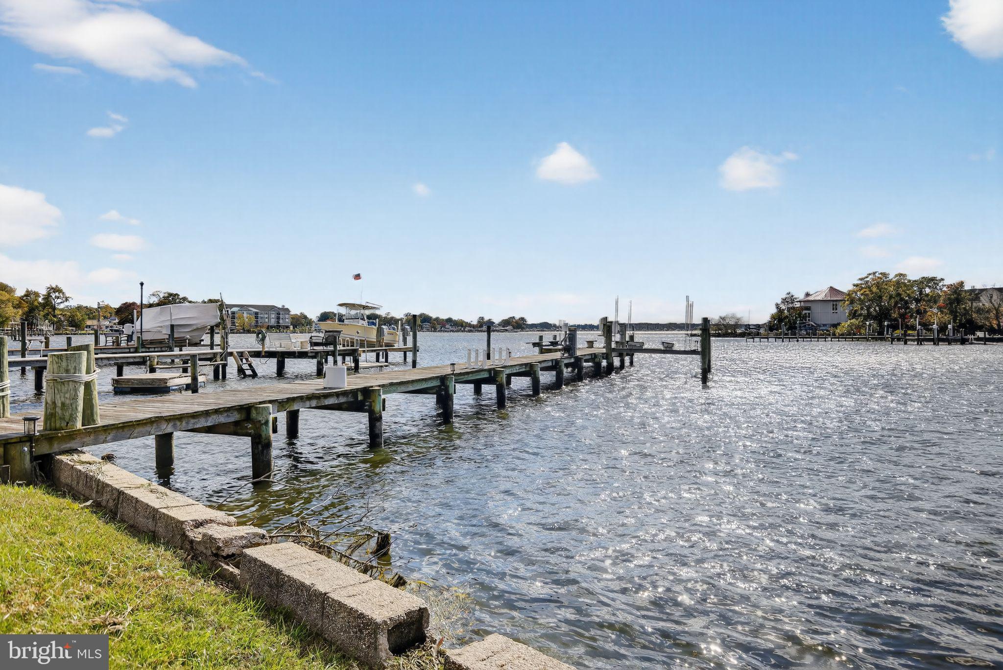 BOWLEYS QUARTERS - Residential