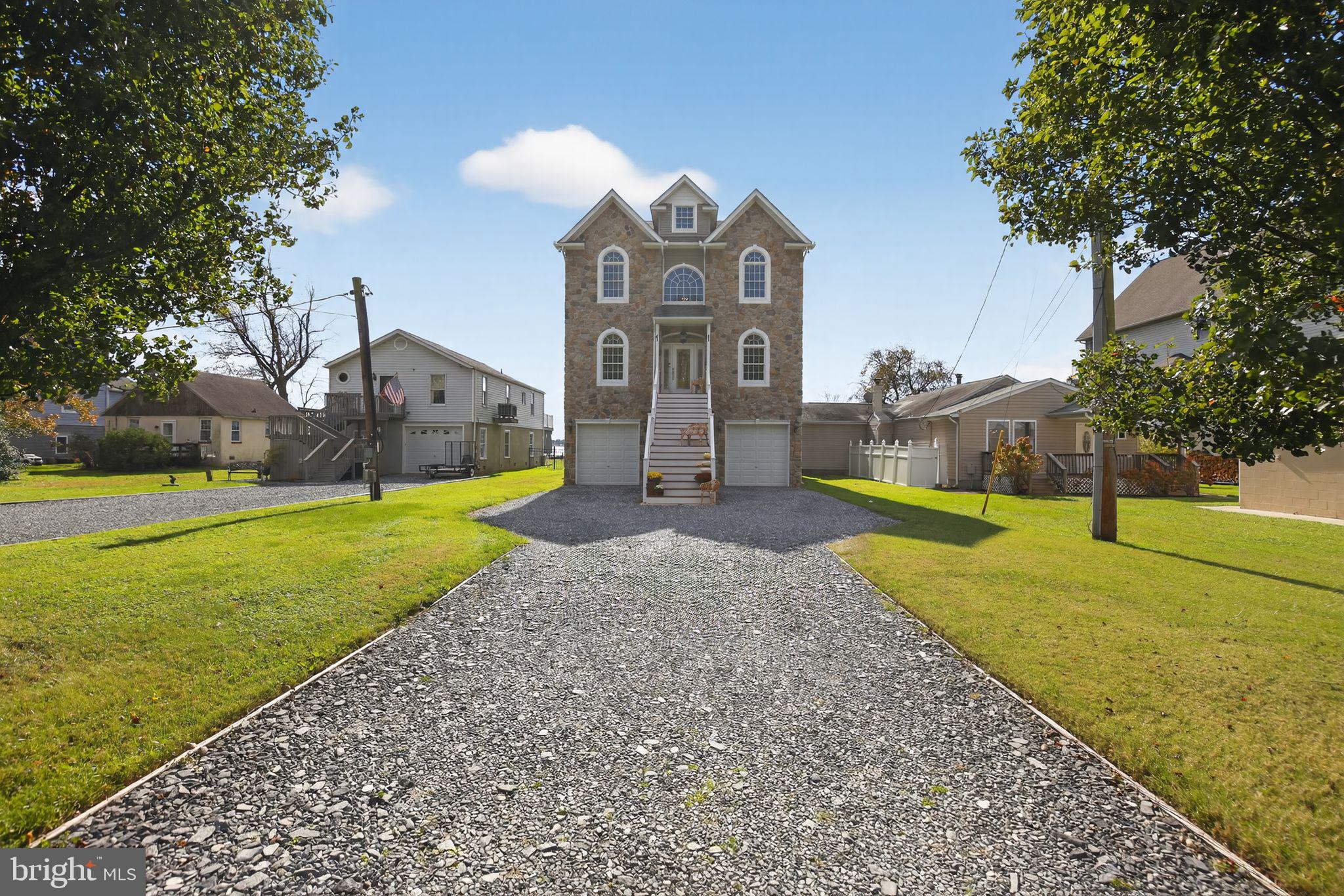 BOWLEYS QUARTERS - Residential