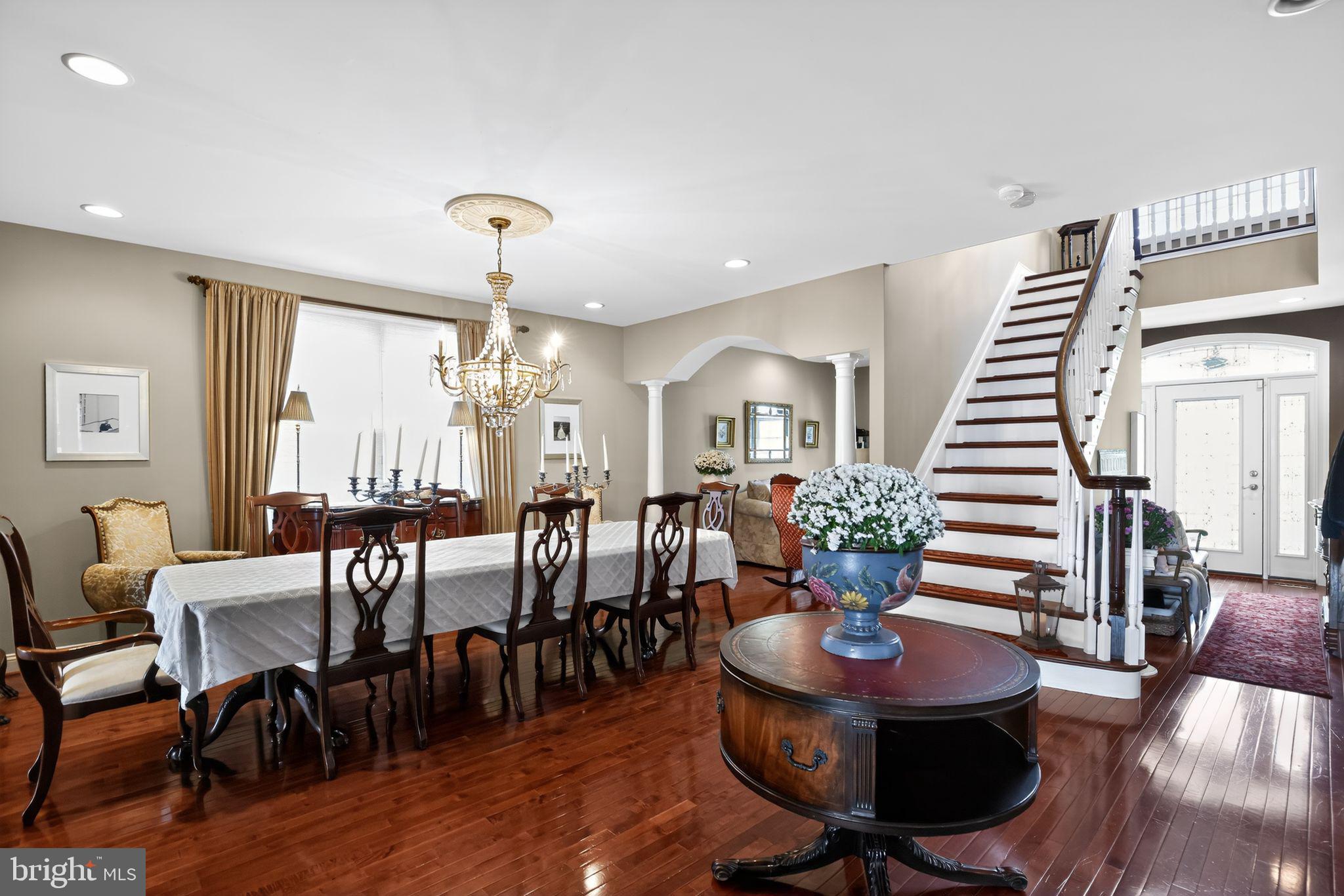 BOWLEYS QUARTERS - Residential