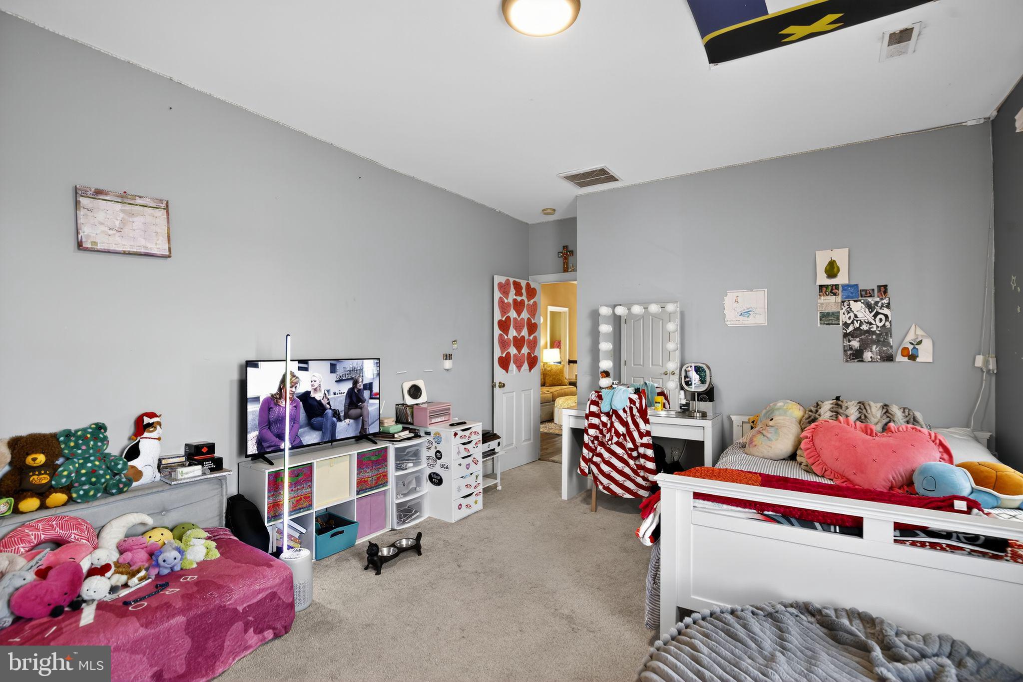 BOWLEYS QUARTERS - Residential