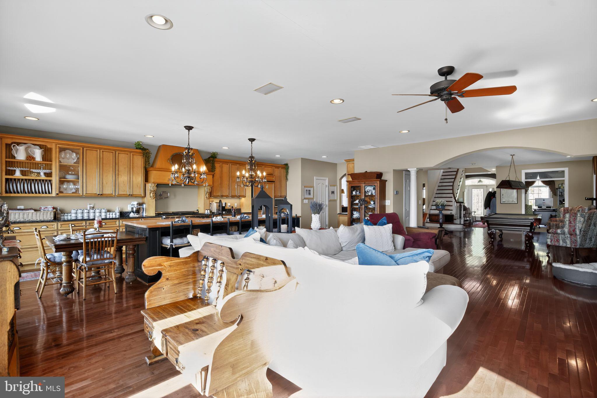 BOWLEYS QUARTERS - Residential