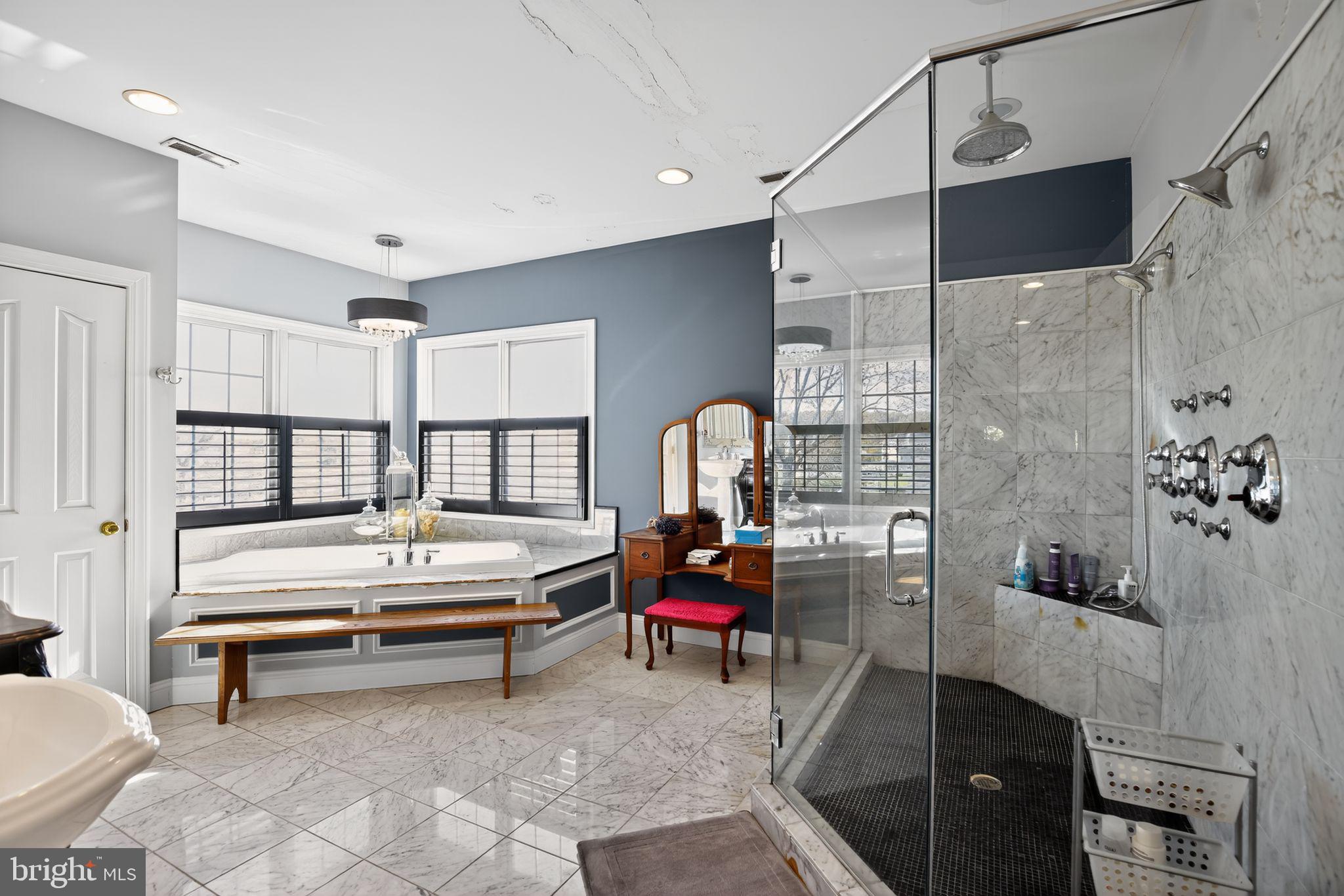 BOWLEYS QUARTERS - Residential