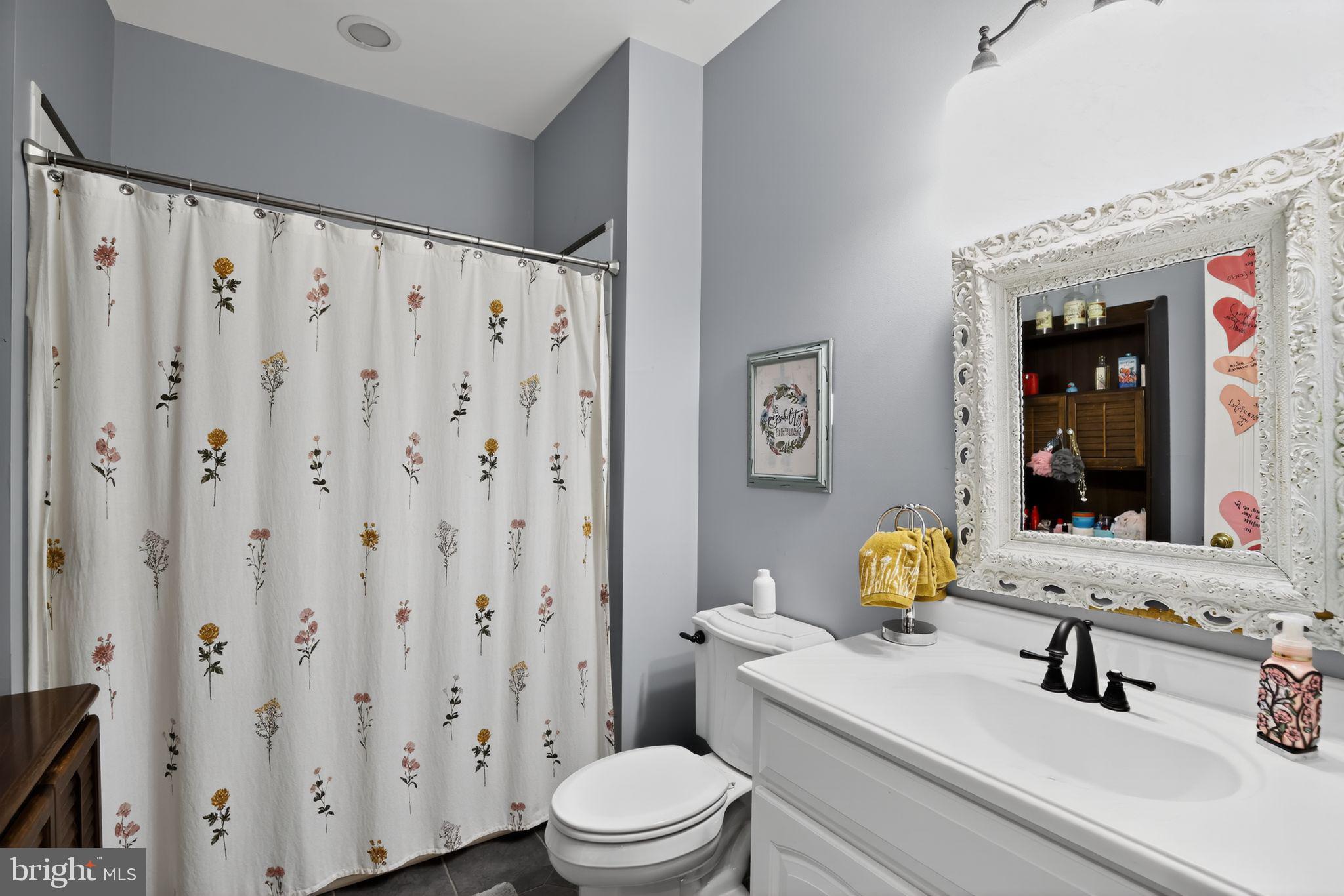 BOWLEYS QUARTERS - Residential